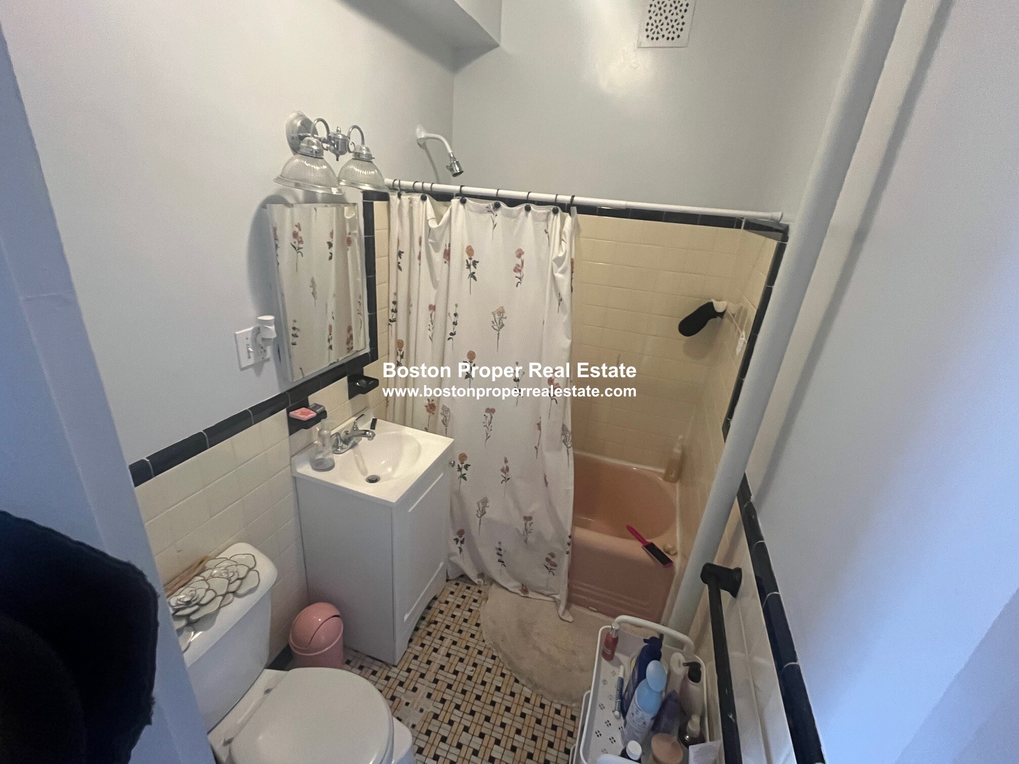 1091 Boylston St, Fenway