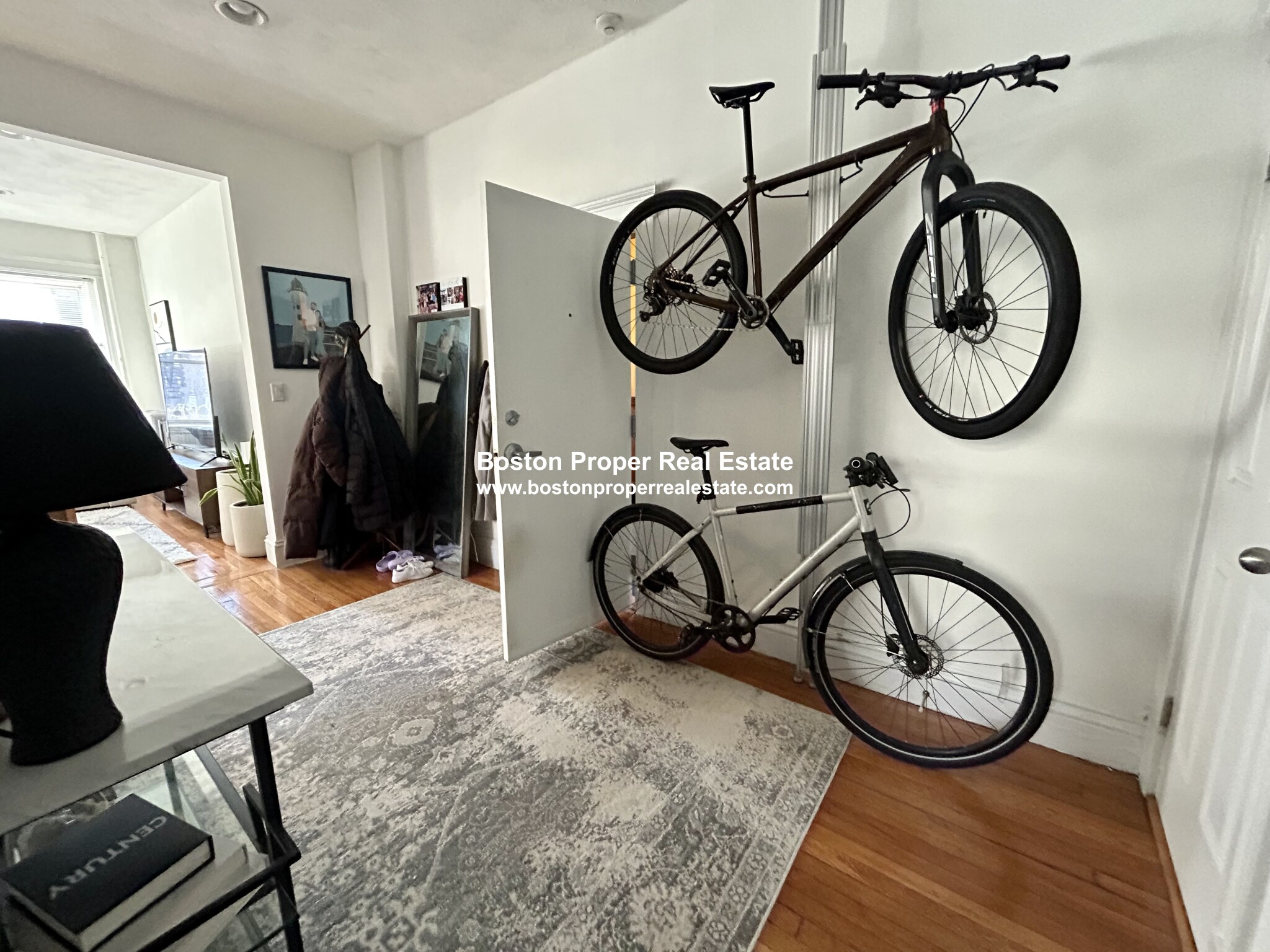 111 Queensberry St, Fenway