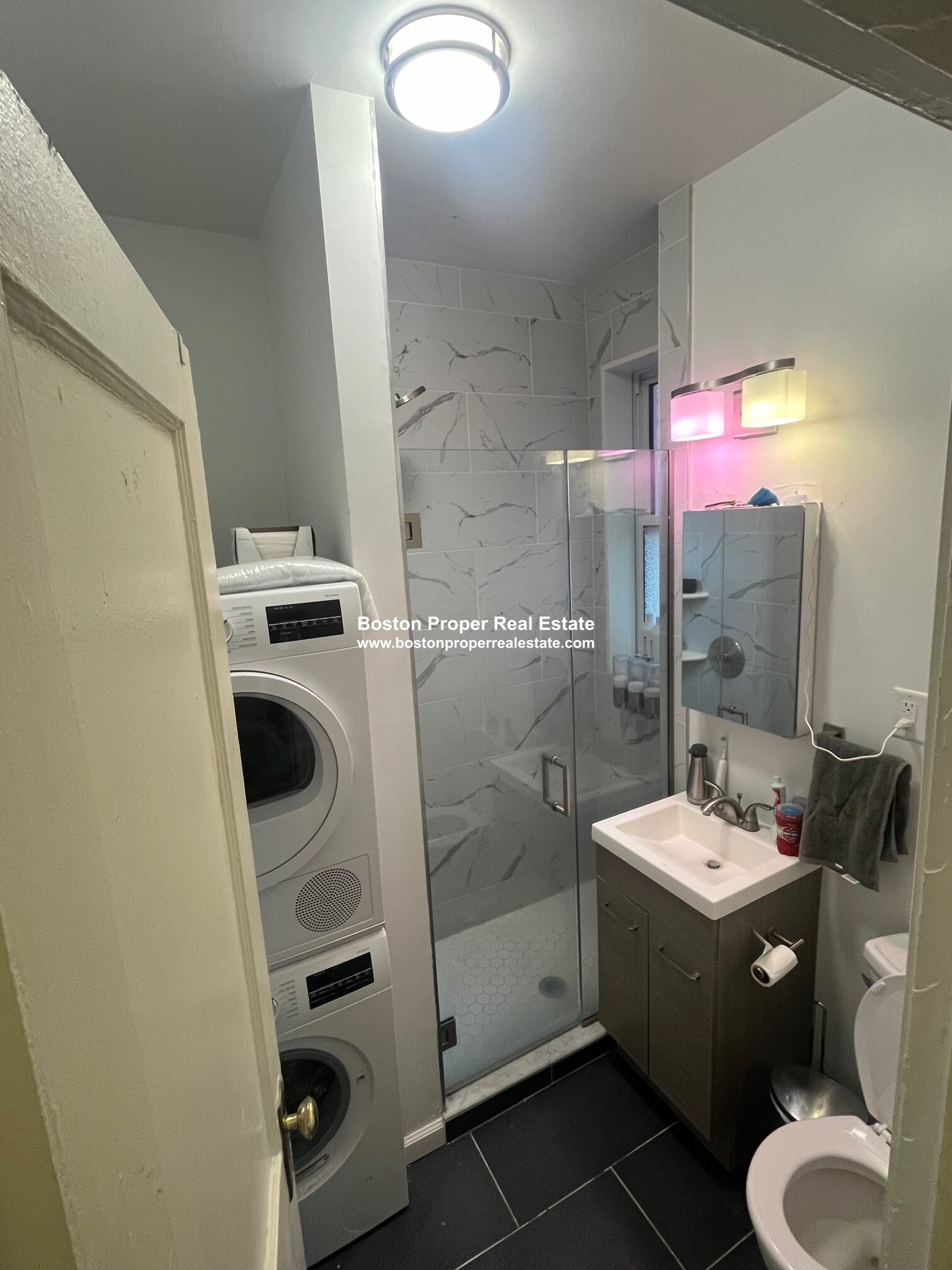 109 Queensberry St, Fenway