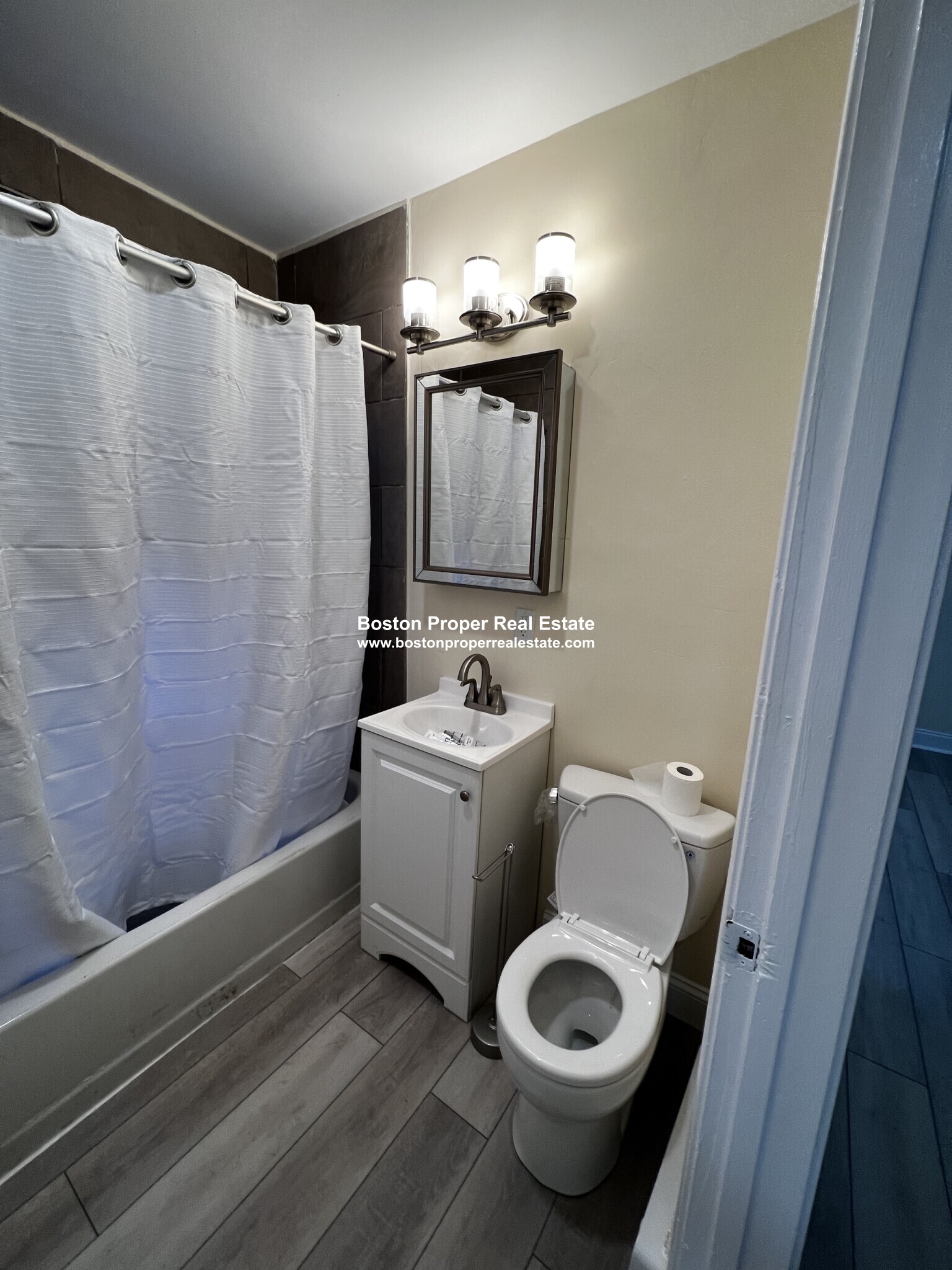 891 Huntington Ave, Mission Hill