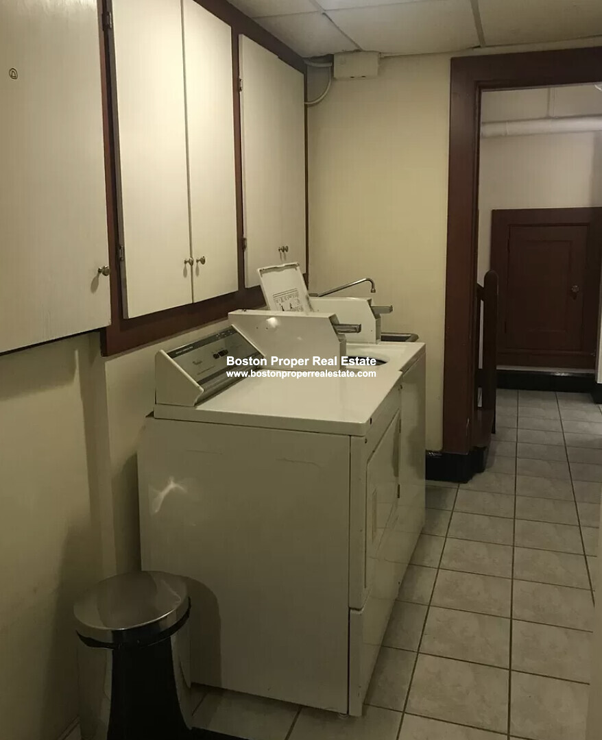 403 Commonwealth Ave, Back Bay