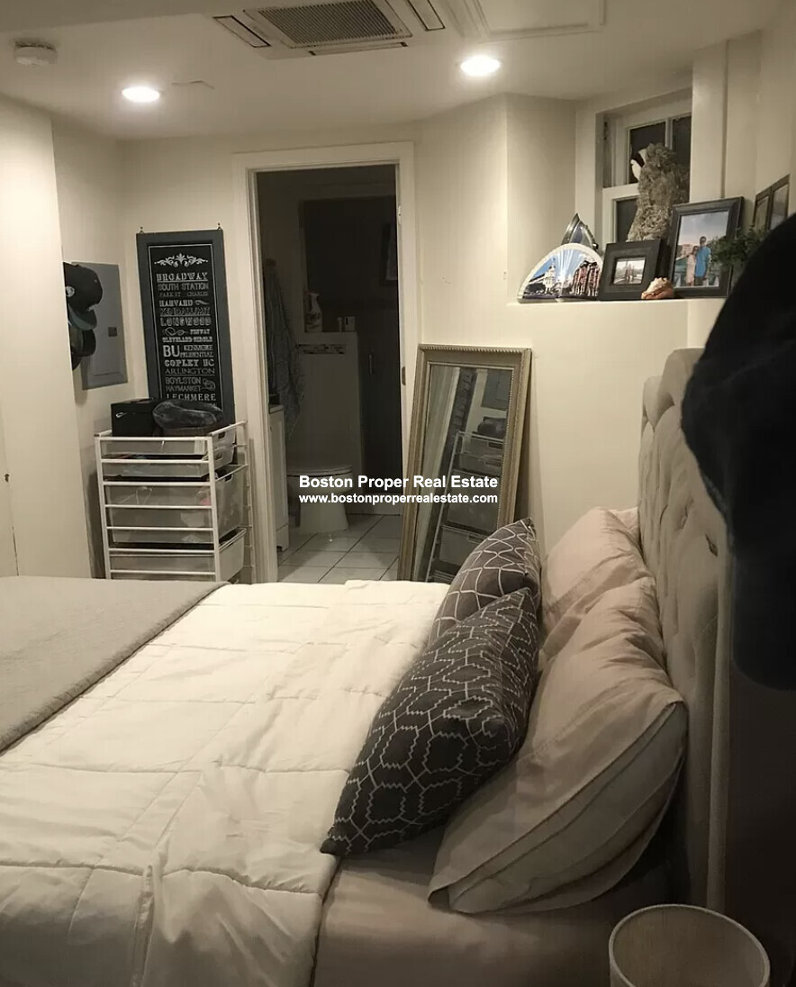 403 Commonwealth Ave, Back Bay