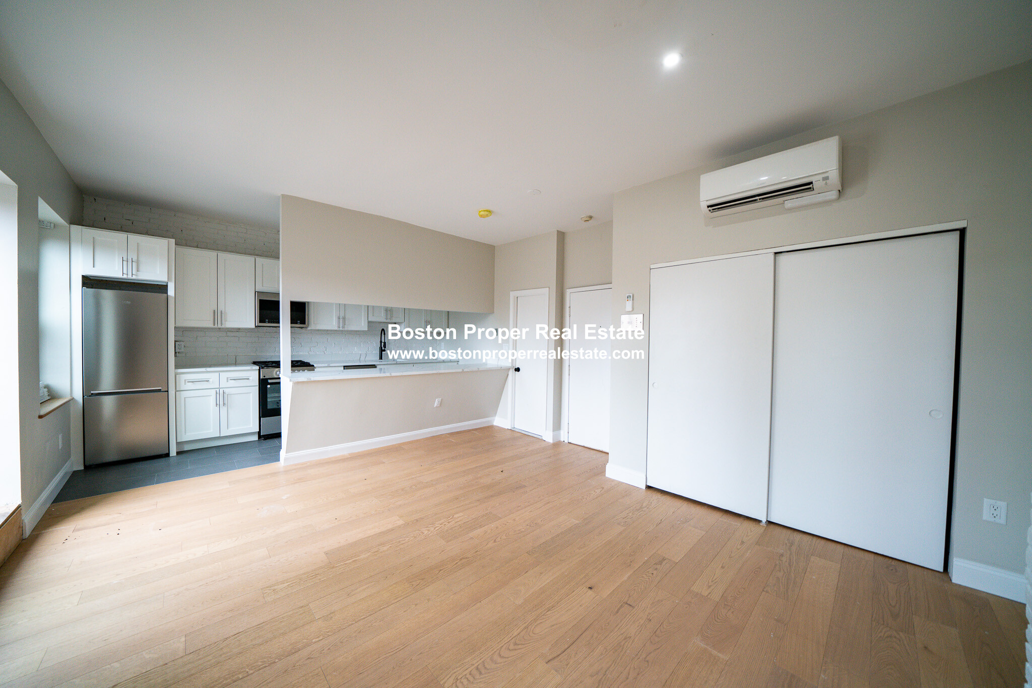 158 Saint Botolph St, Back Bay