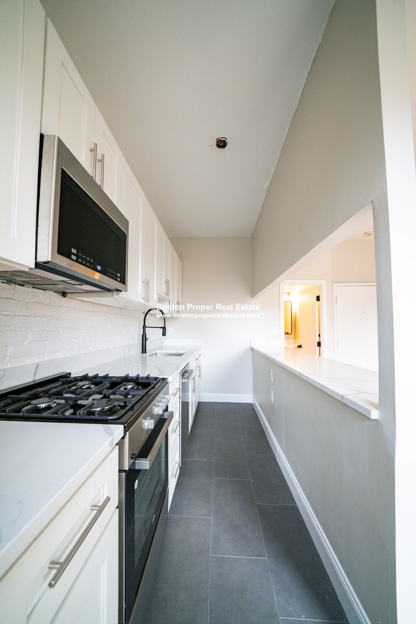 158 Saint Botolph St, Back Bay