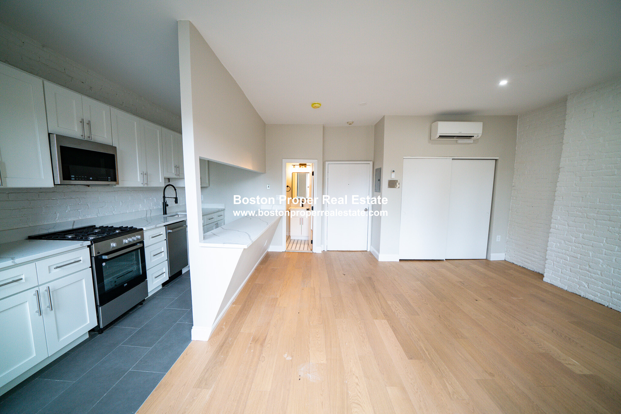 158 Saint Botolph St, Back Bay