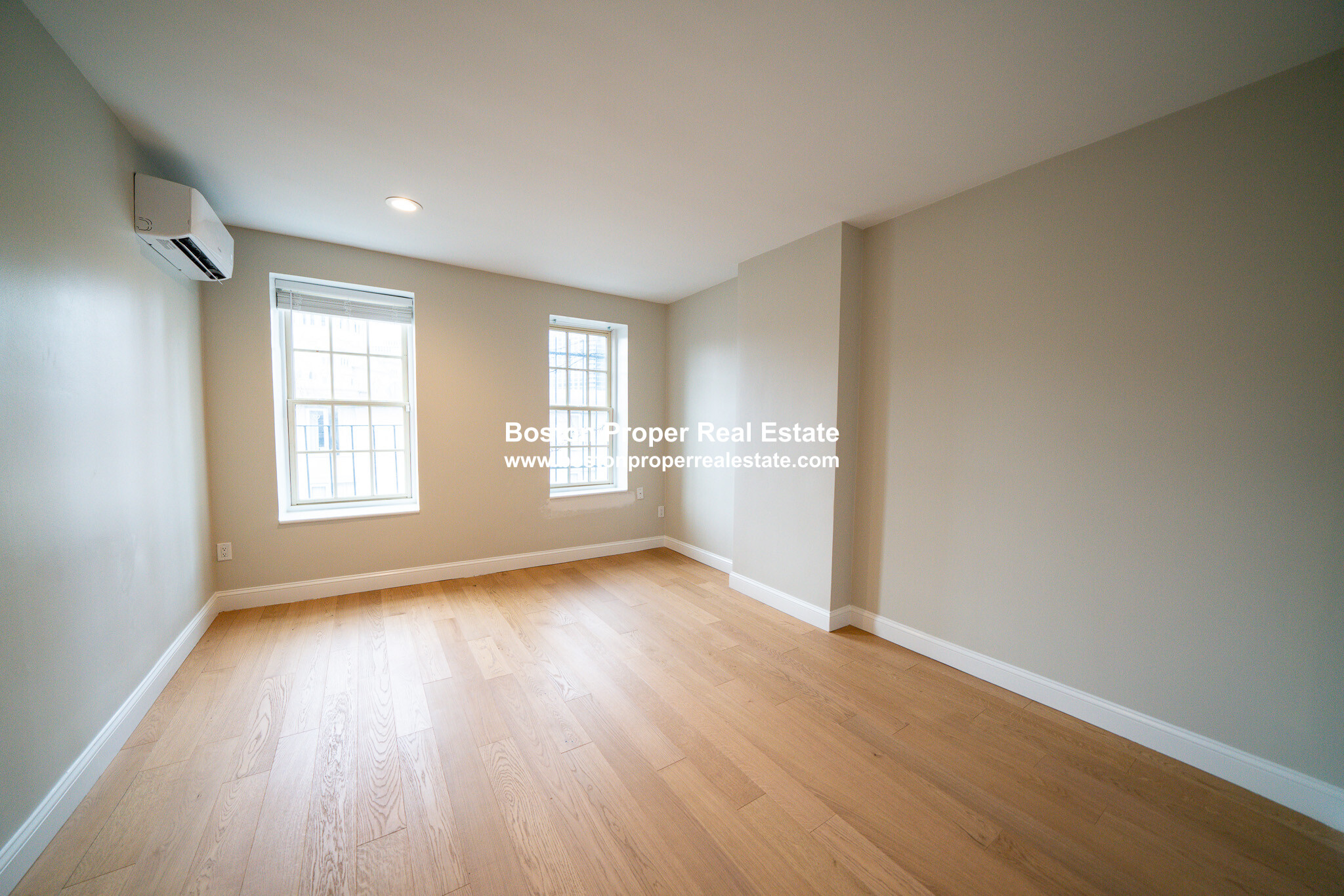 158 Saint Botolph St, Back Bay