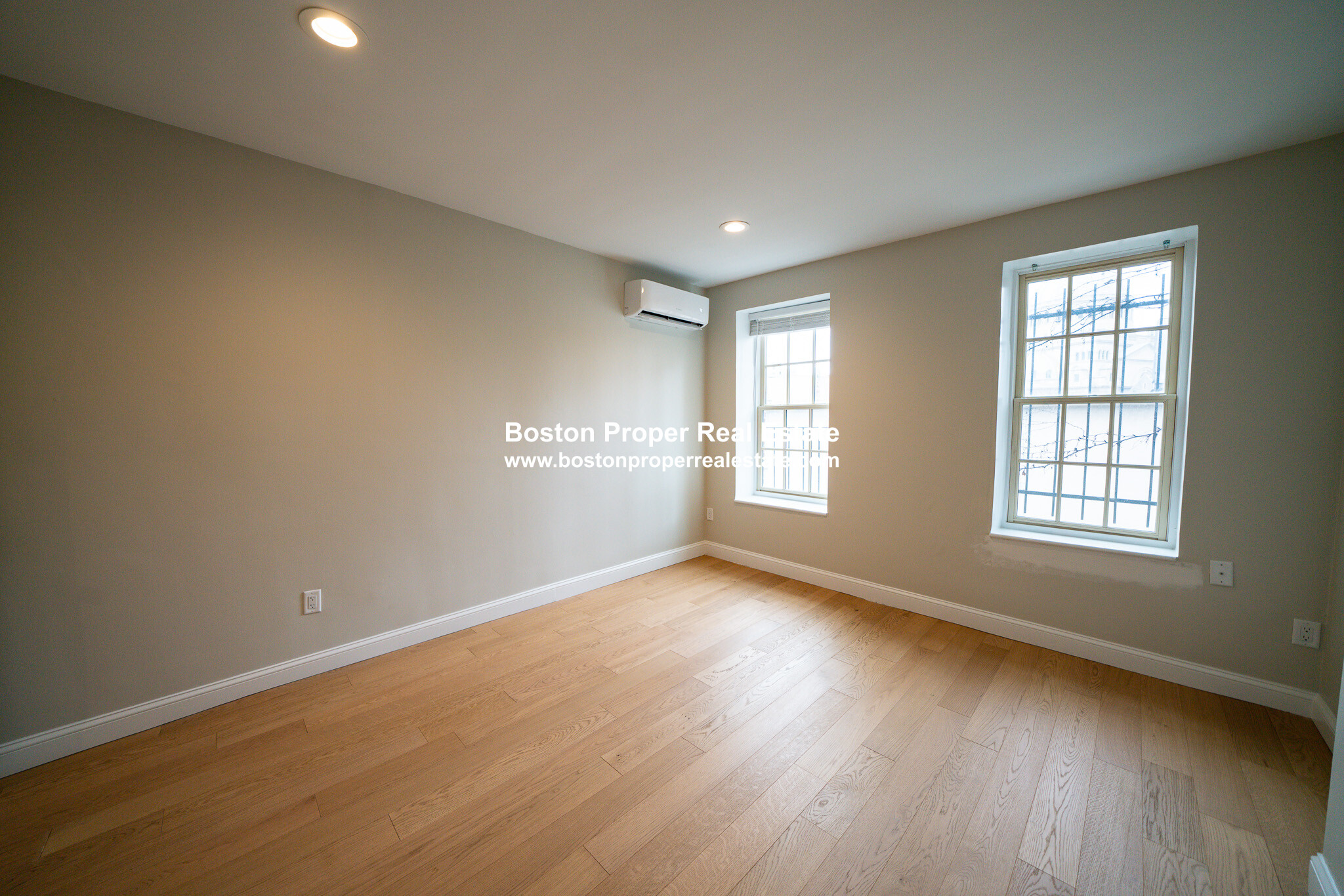 158 Saint Botolph St, Back Bay