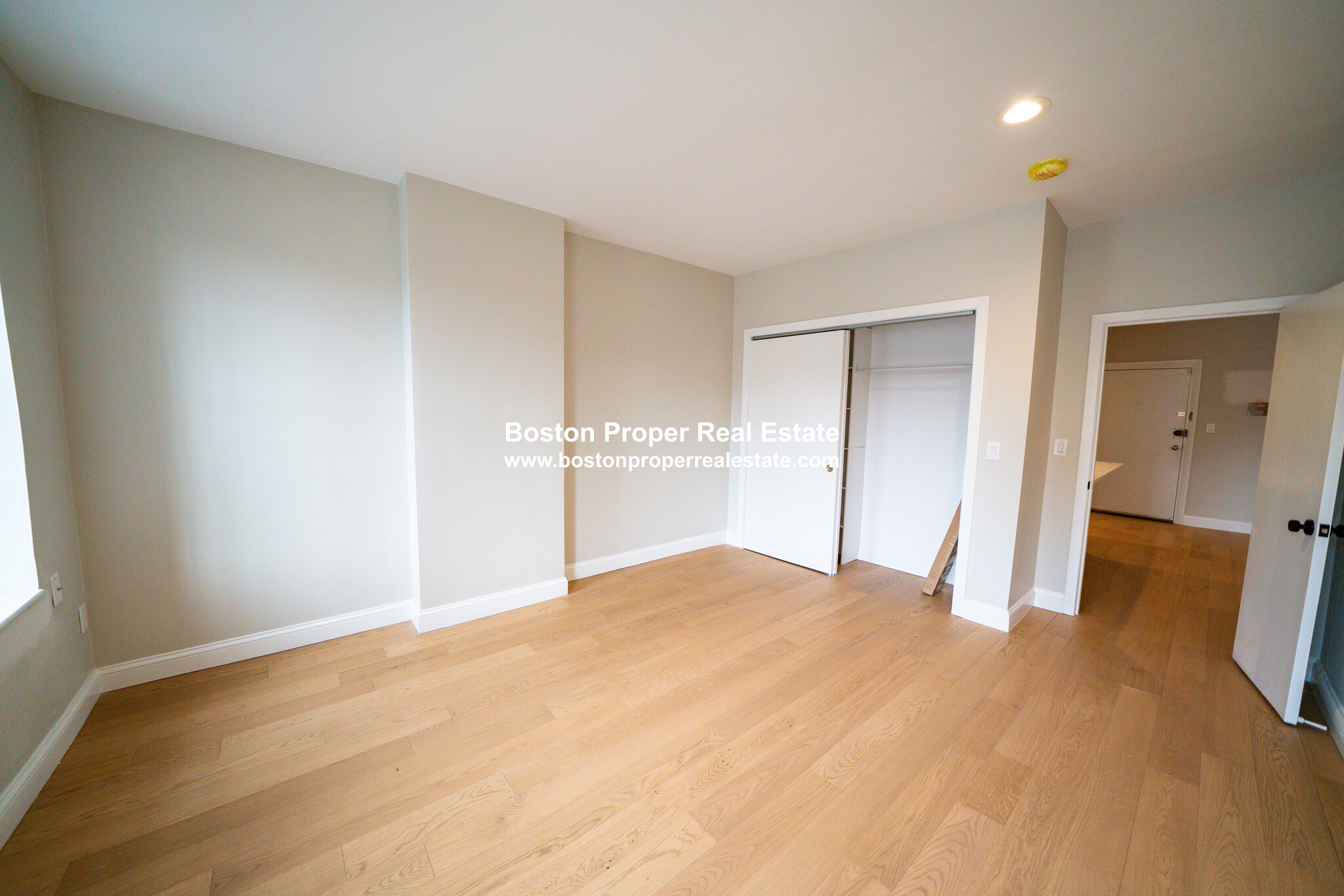 158 Saint Botolph St, Back Bay