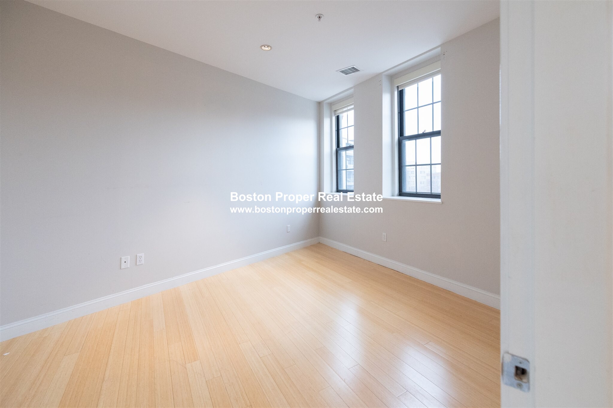 490 Harrison Ave, South End