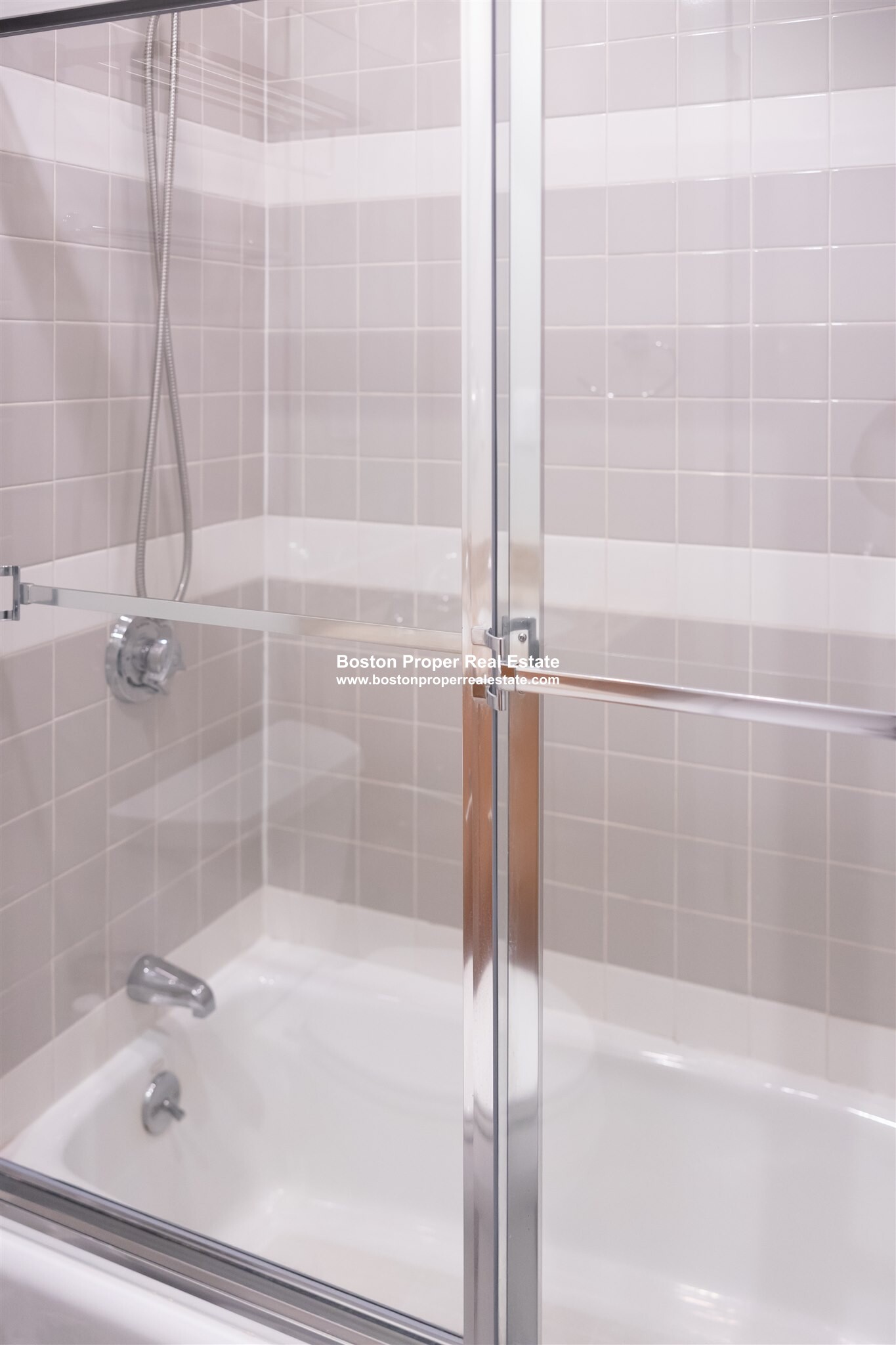 520 Harrison Ave, South End