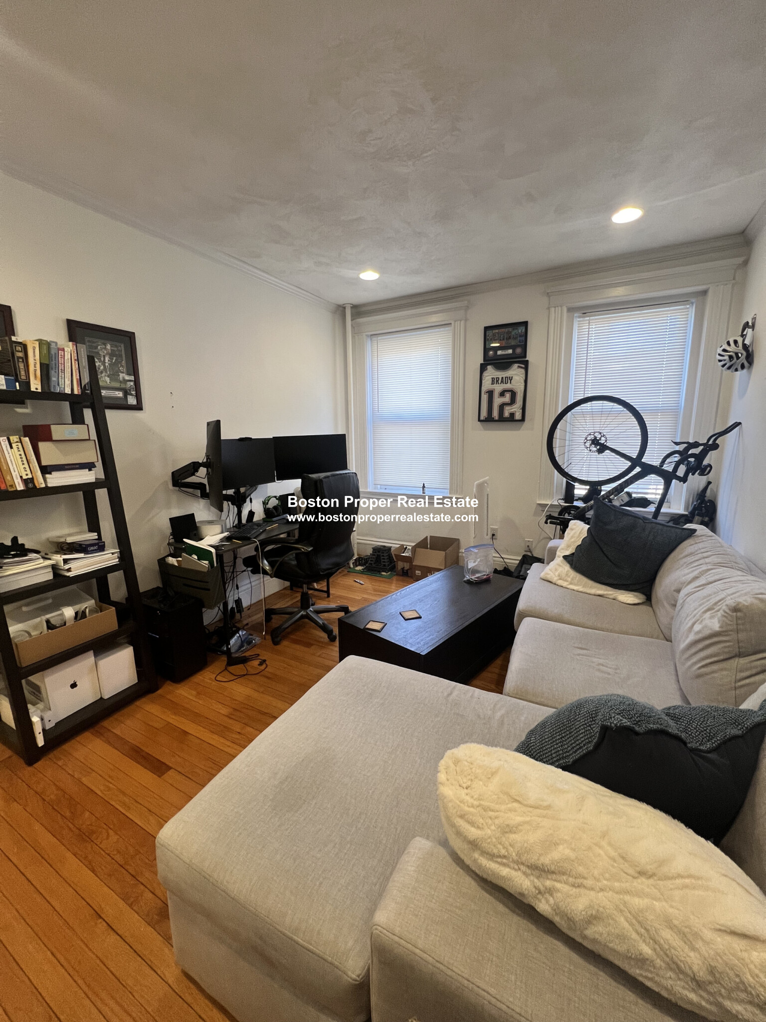 19 Queensberry St, Fenway