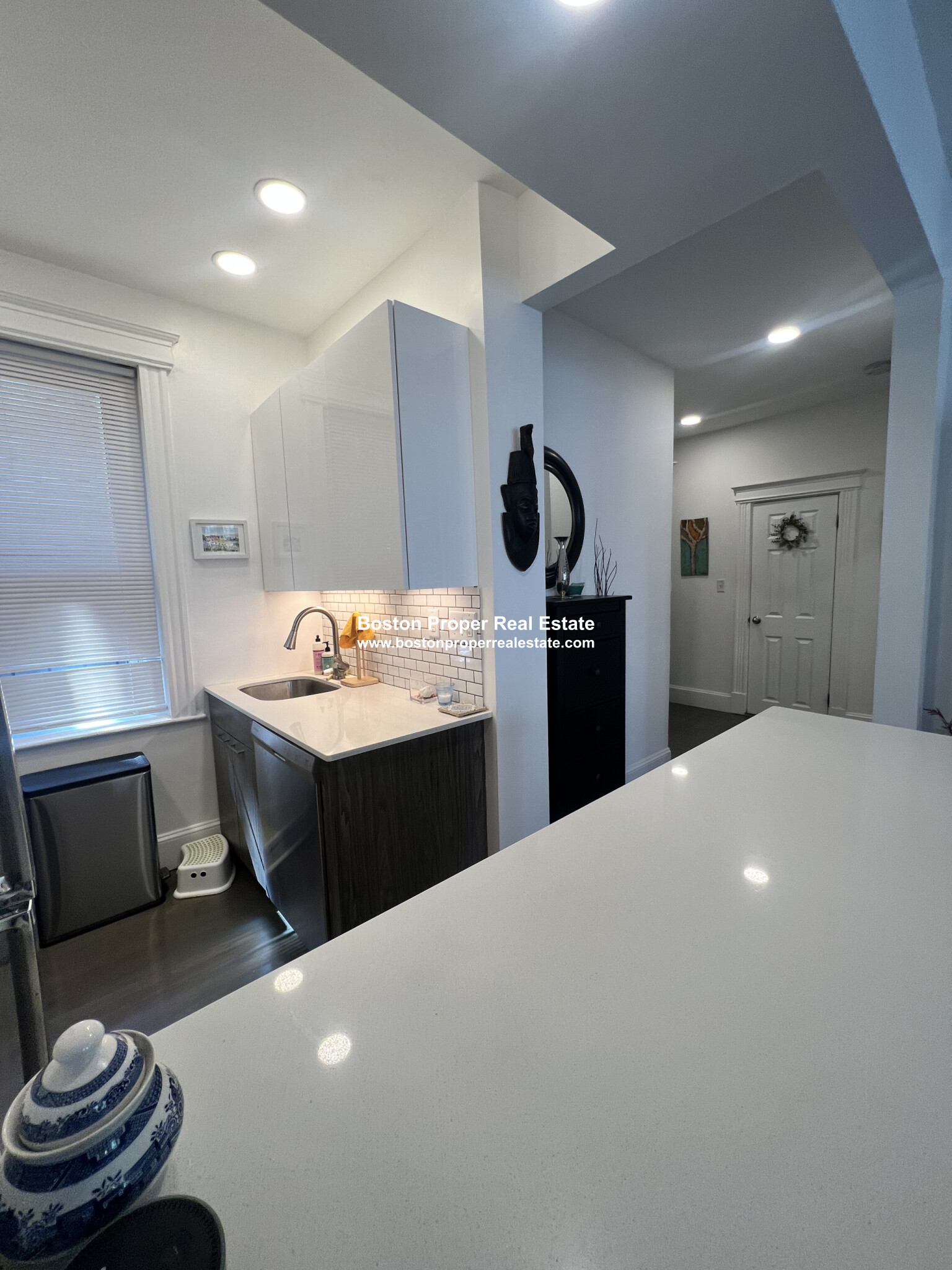 28 Queensberry St, Fenway