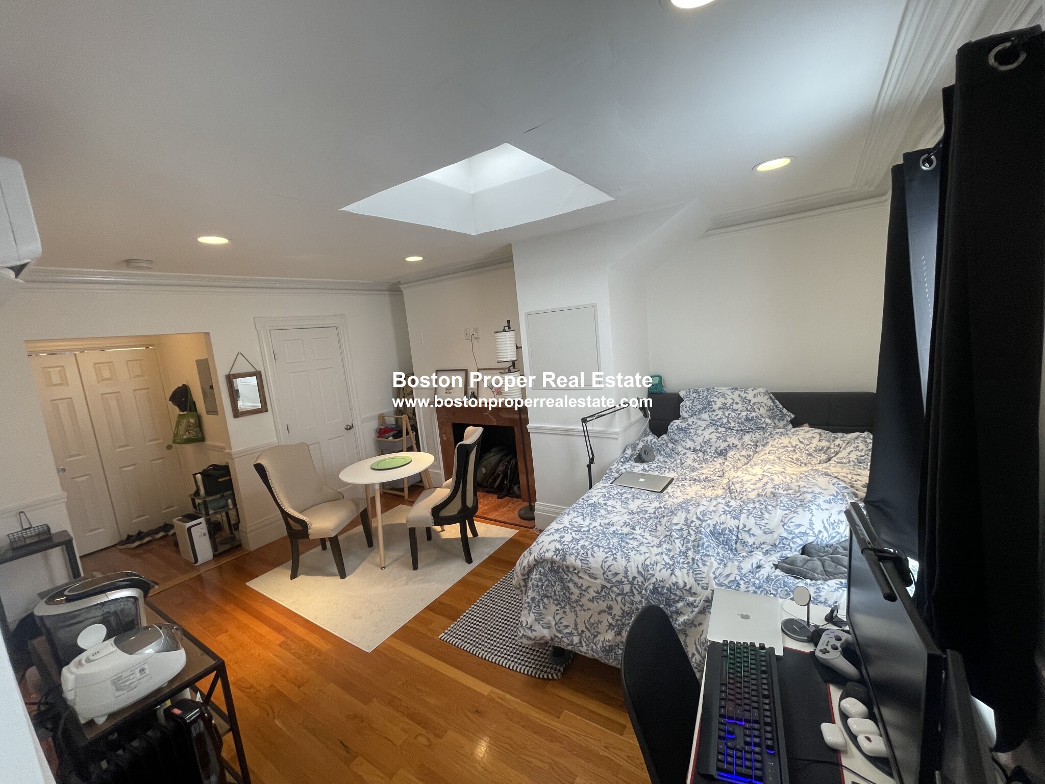 254 Newbury St, Back Bay