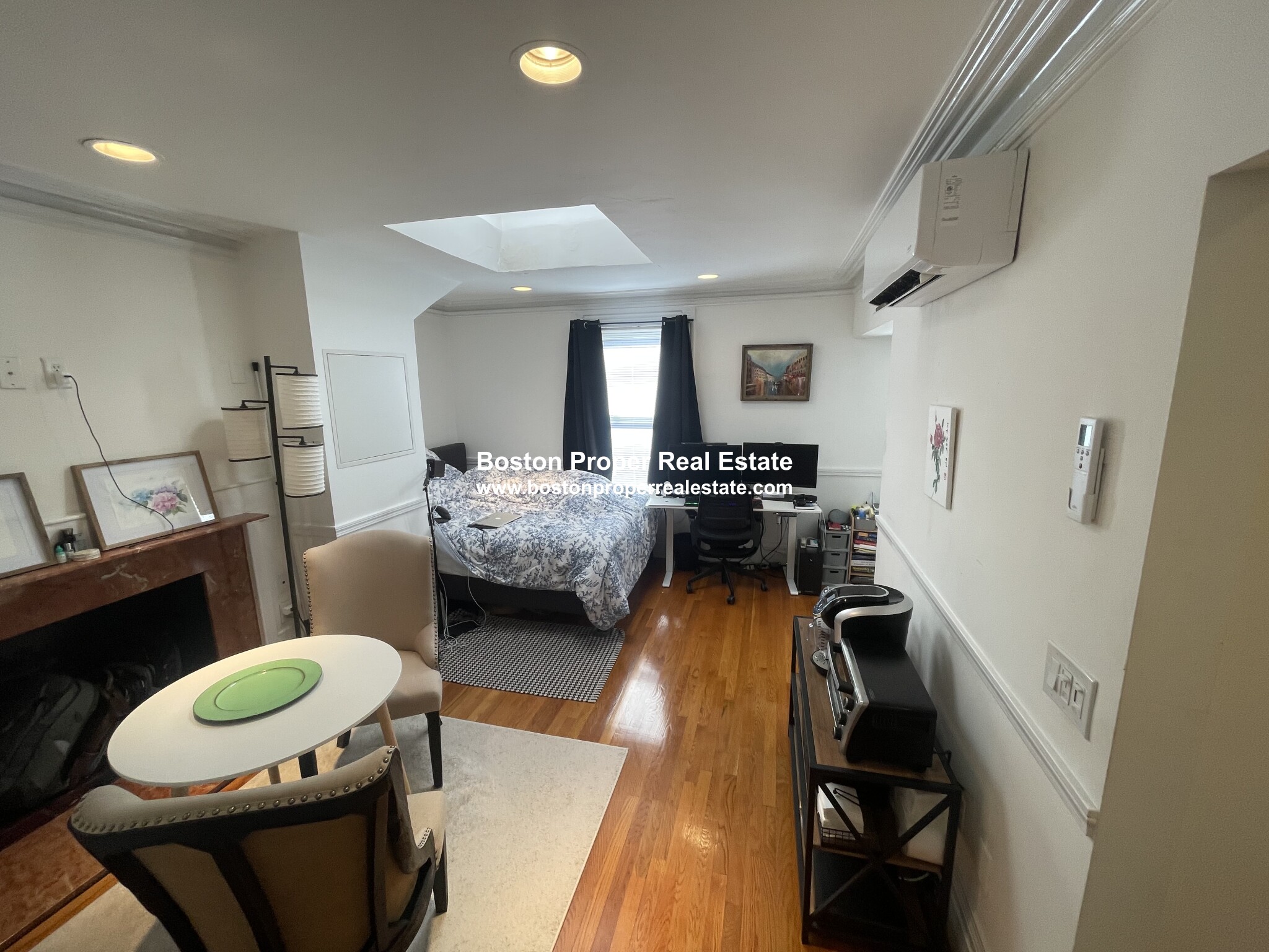 254 Newbury St, Back Bay