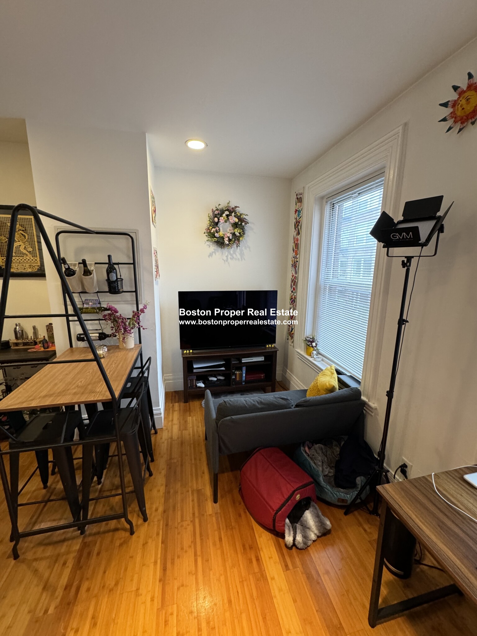 254 Newbury St, Back Bay