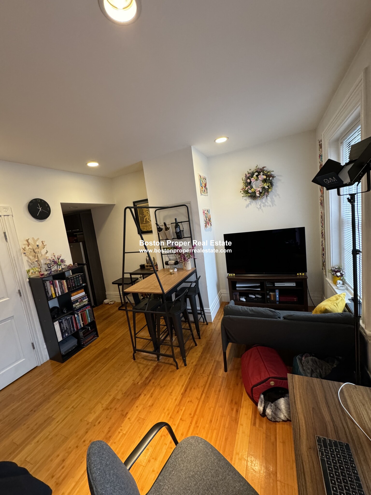 254 Newbury St, Back Bay