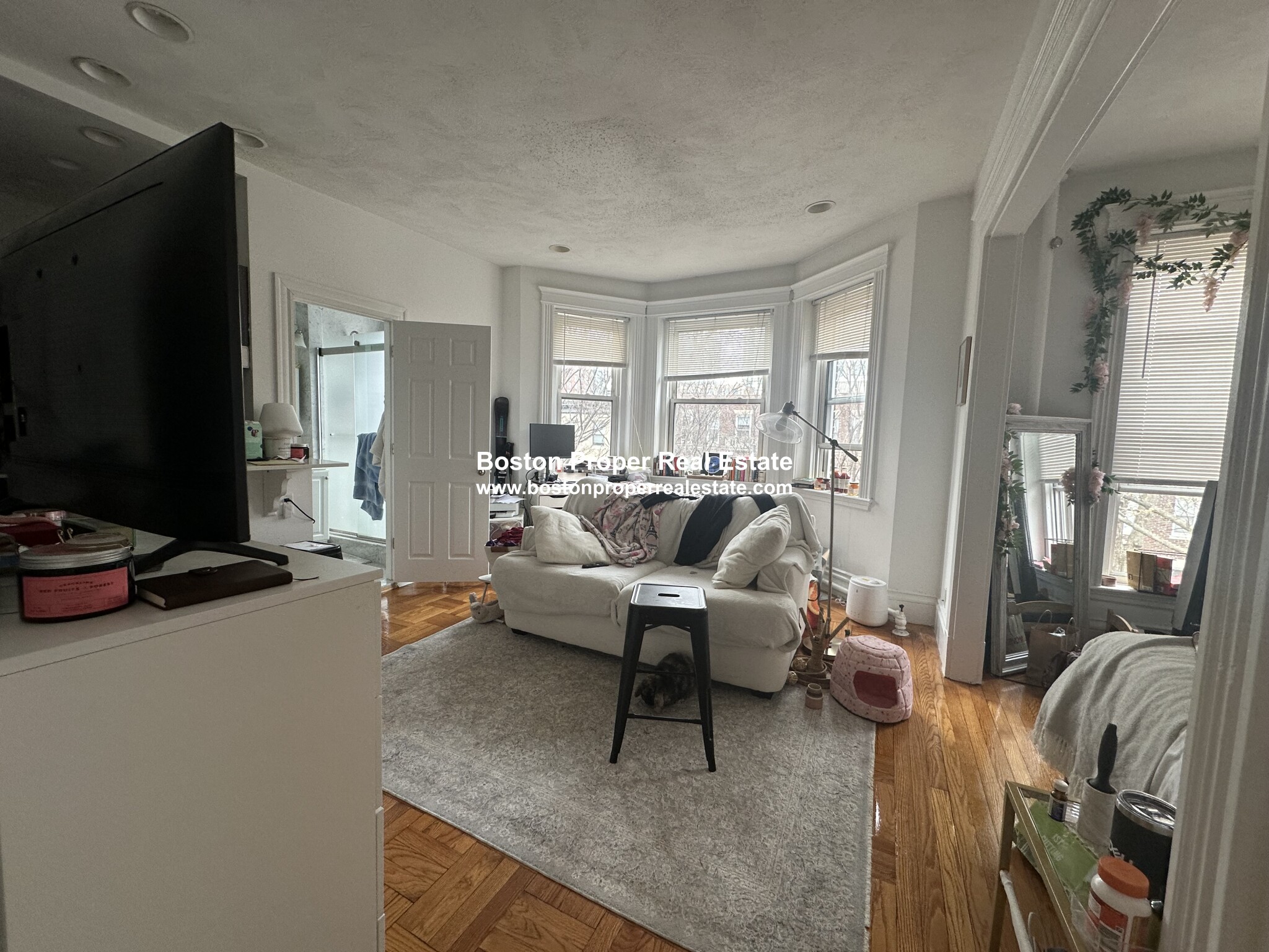 16 Queensberry St, Fenway