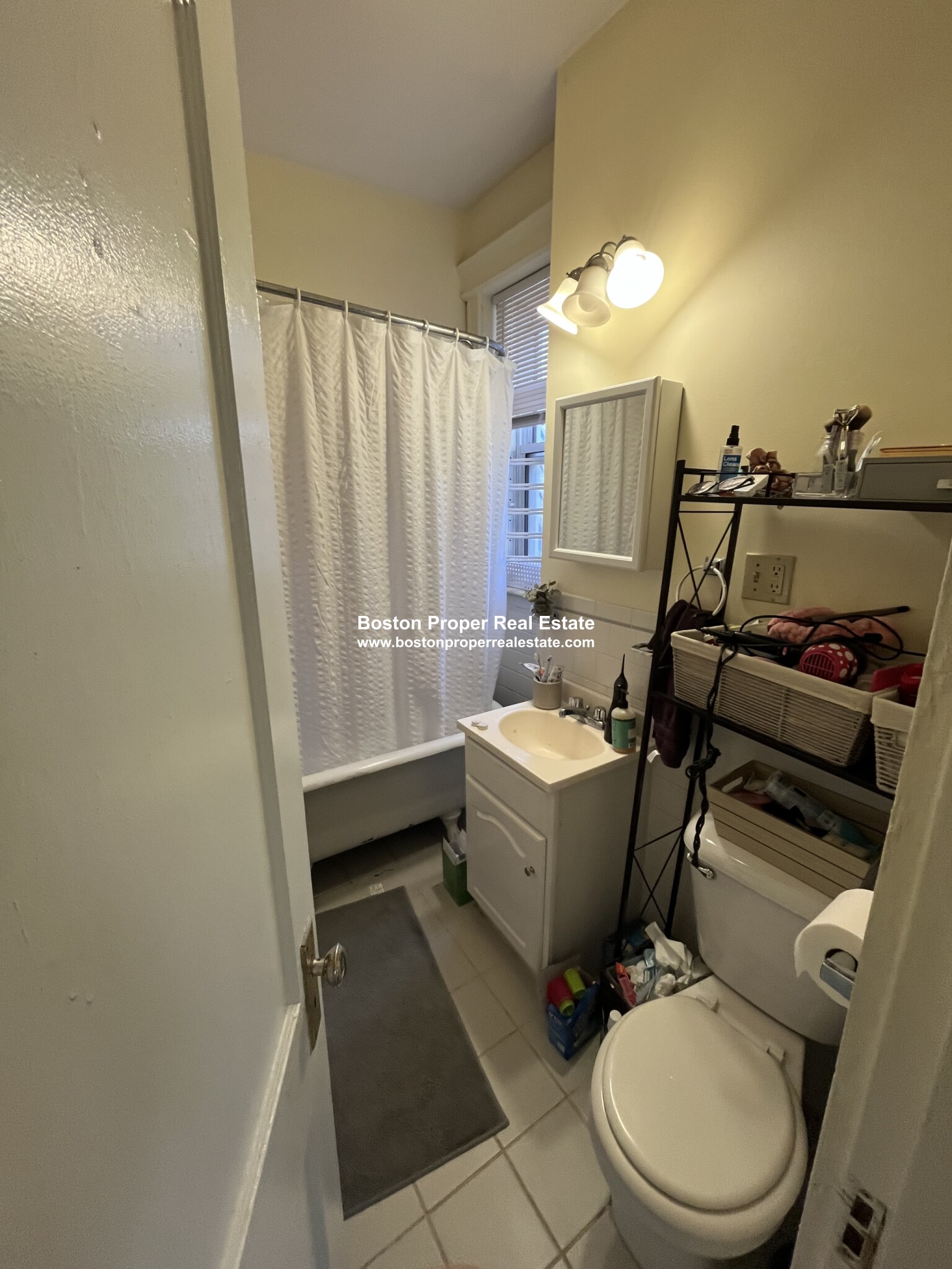 111 Queensberry St, Fenway