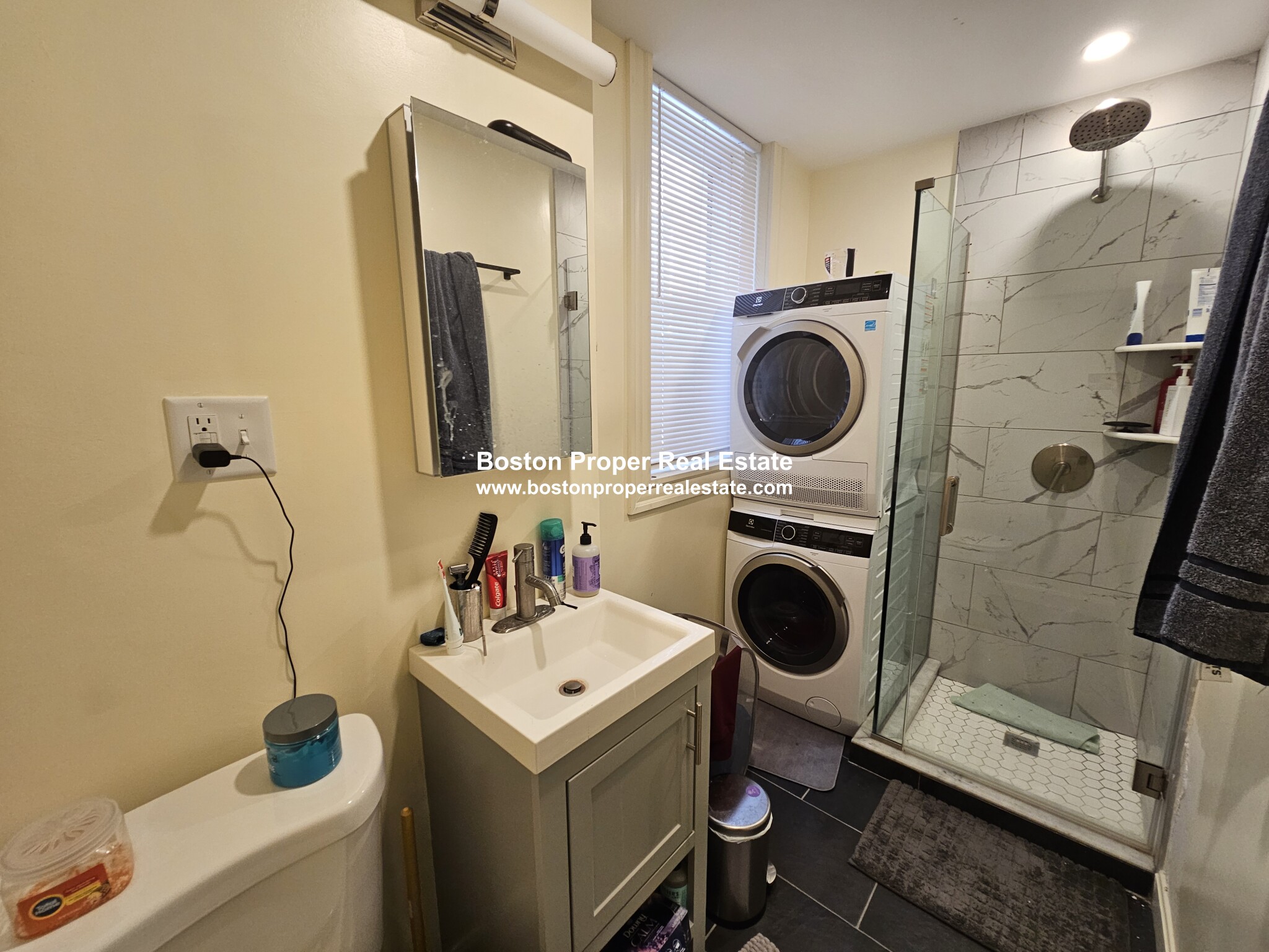 98 Queensberry St, Fenway