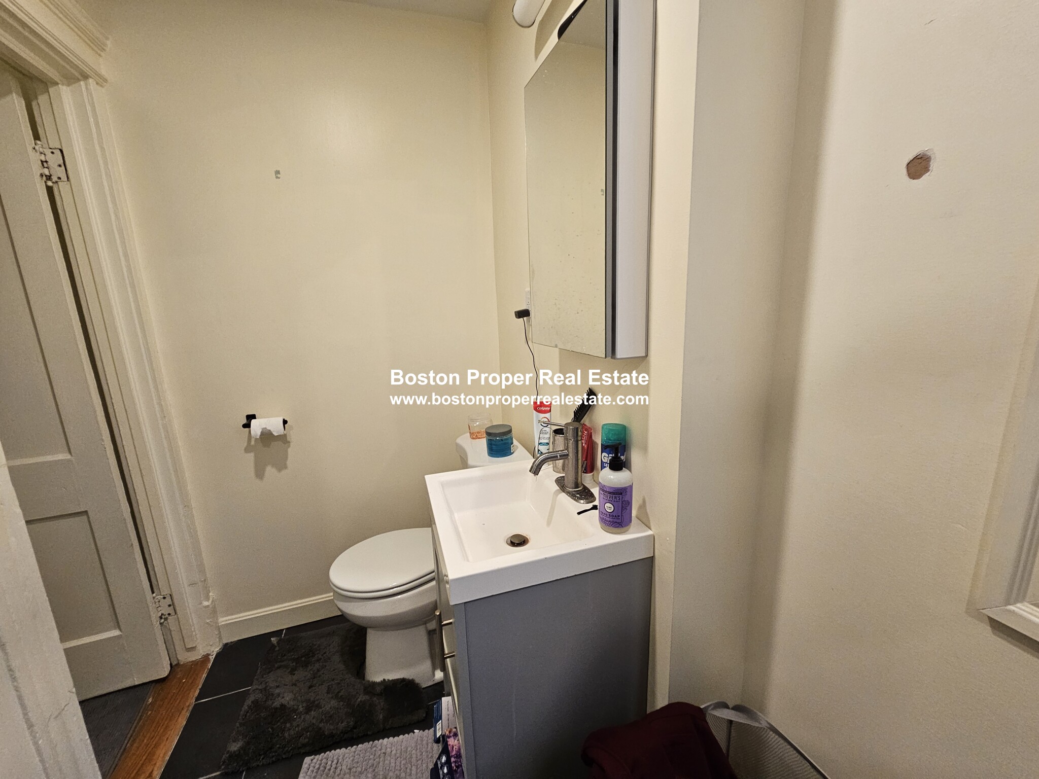 98 Queensberry St, Fenway