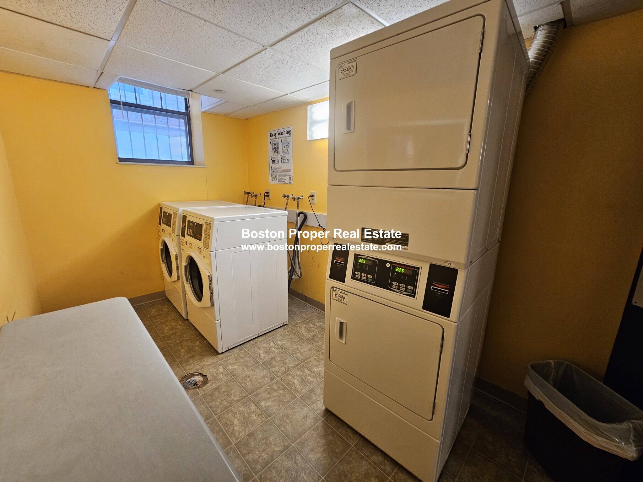 98 Queensberry St, Fenway