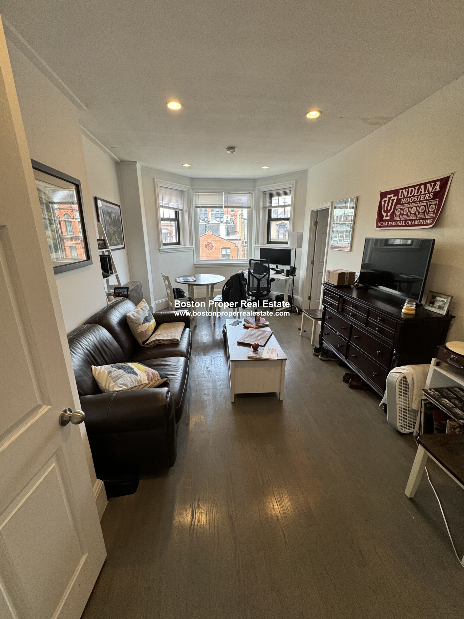 270 Newbury St, Back Bay