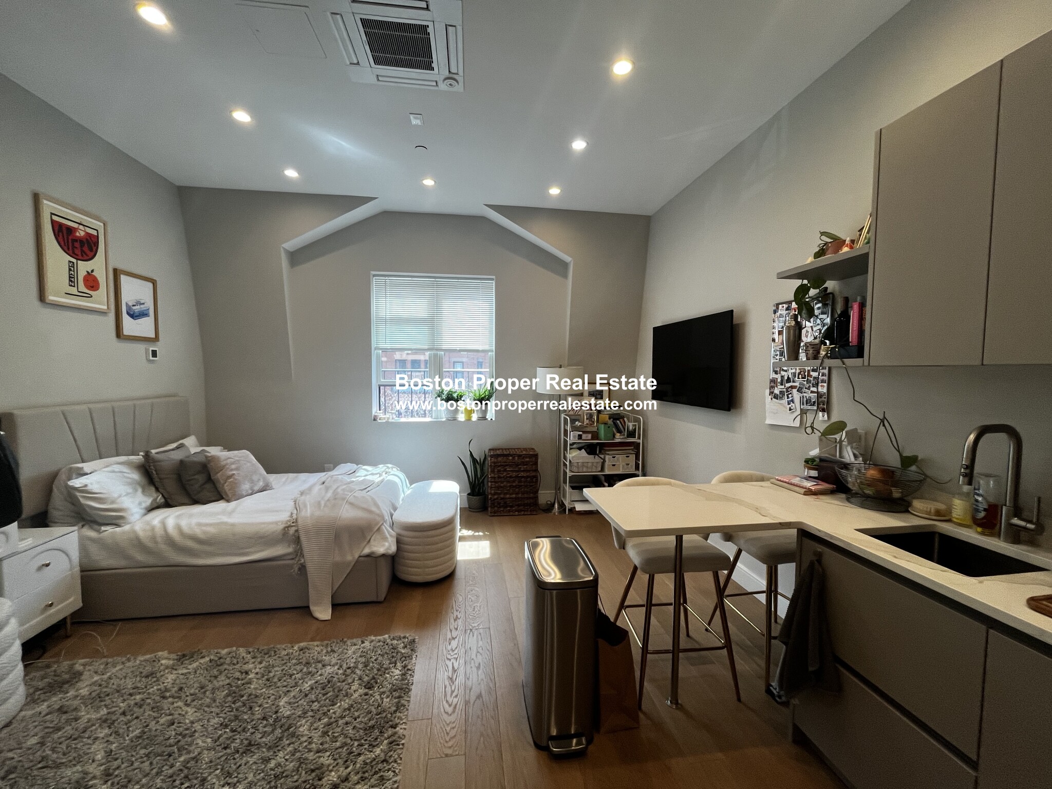 267 Newbury St, Back Bay