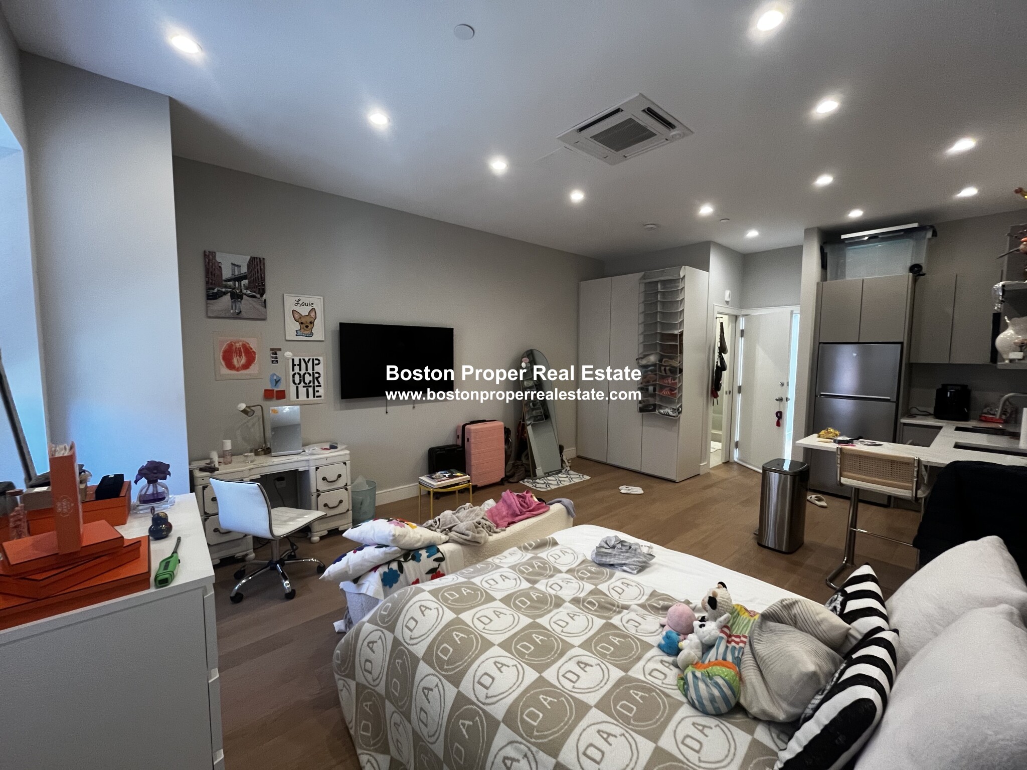 267 Newbury St, Back Bay