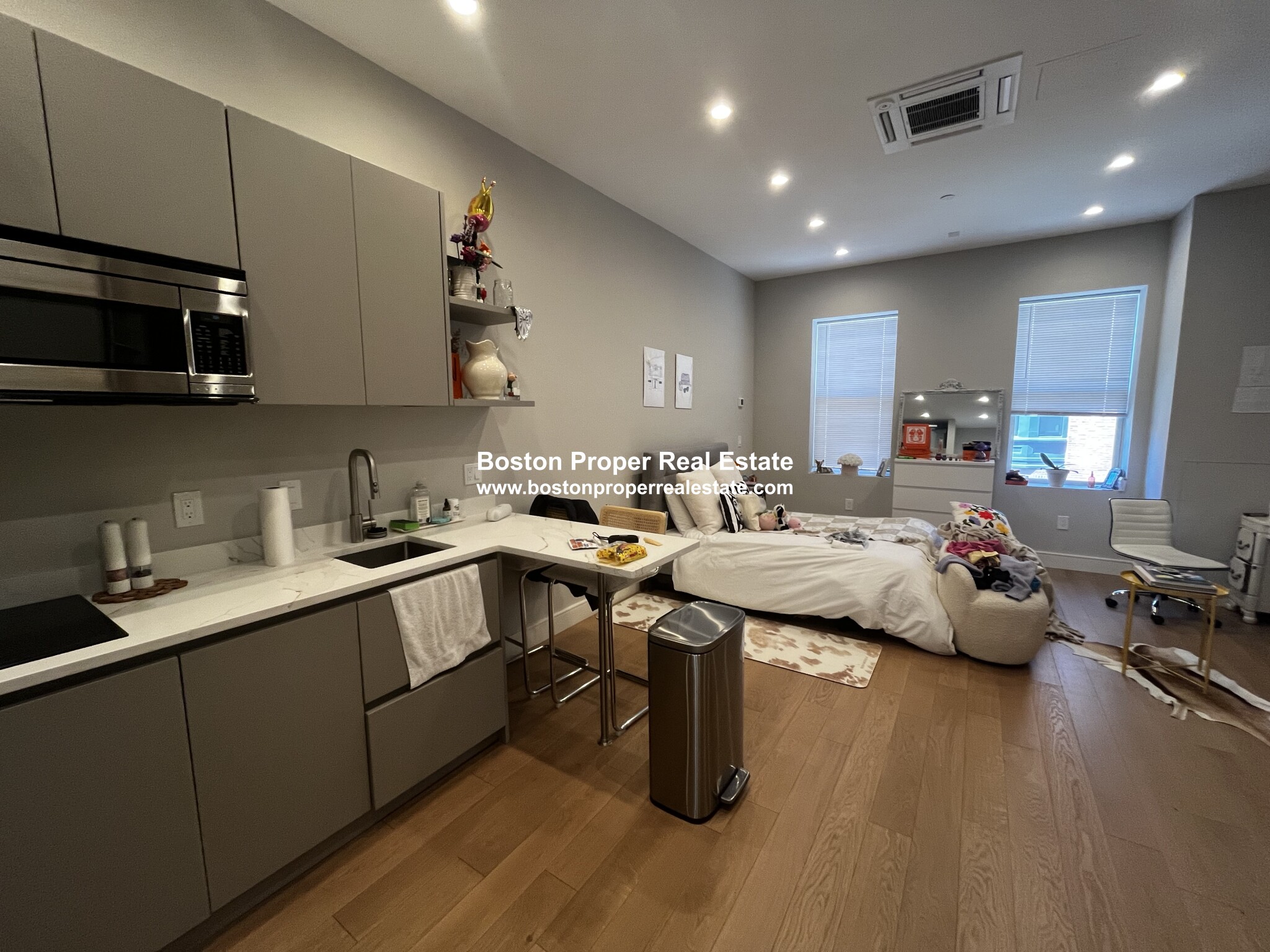 267 Newbury St, Back Bay