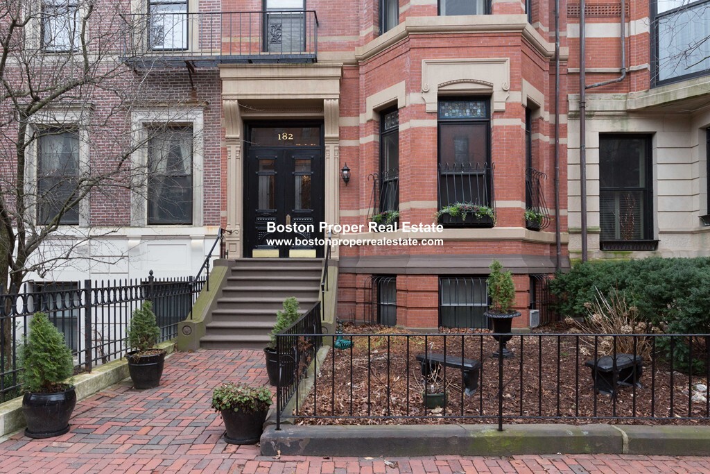 182 Marlborough St, Back Bay