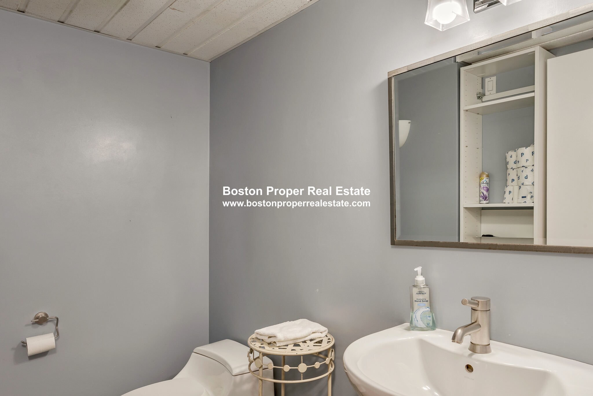 252 Newbury St, Back Bay