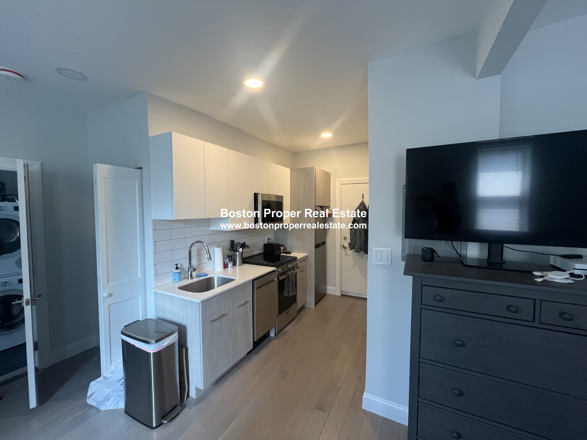 19 Queensberry St, Fenway