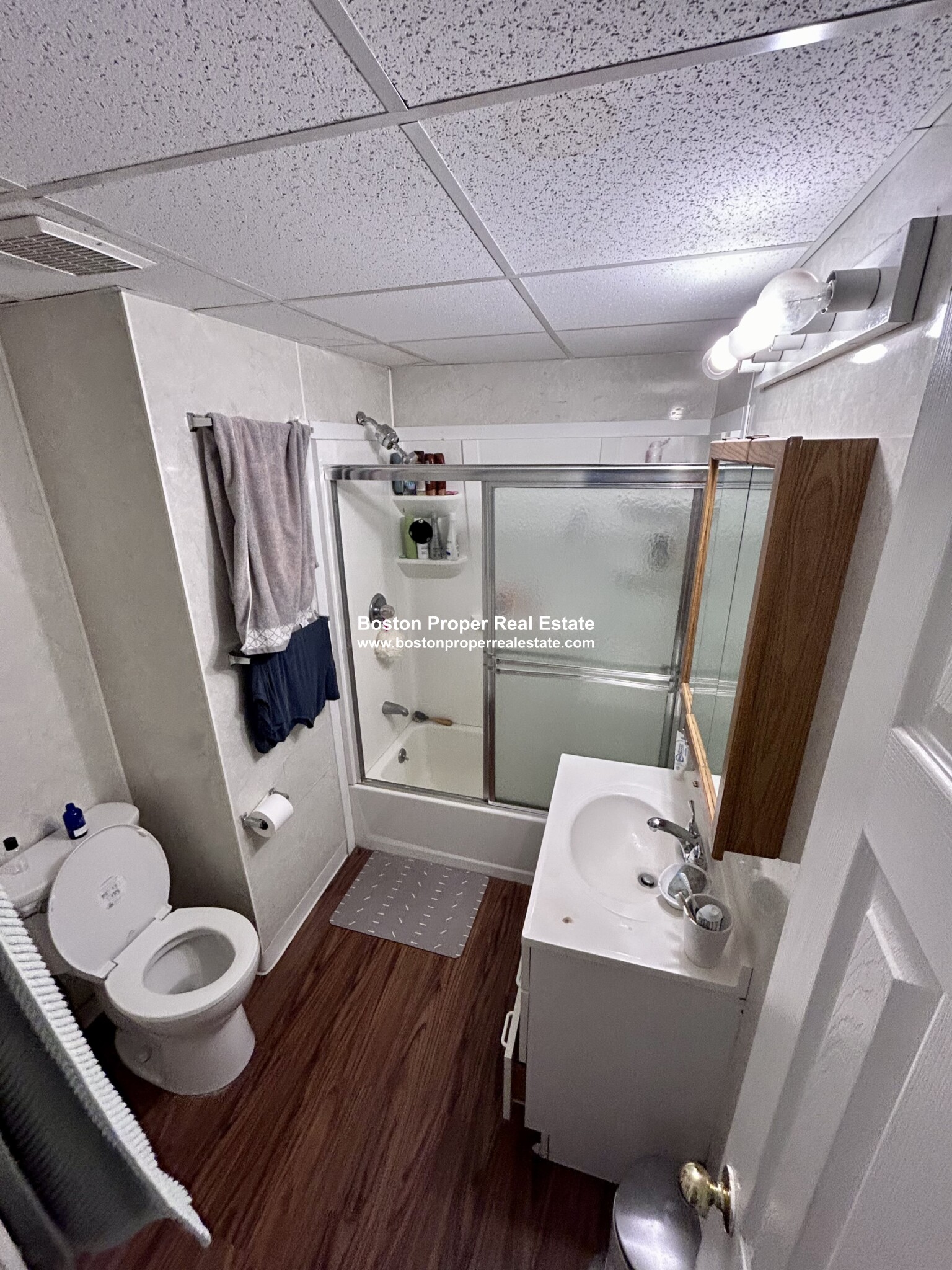 290 Newbury St, Back Bay