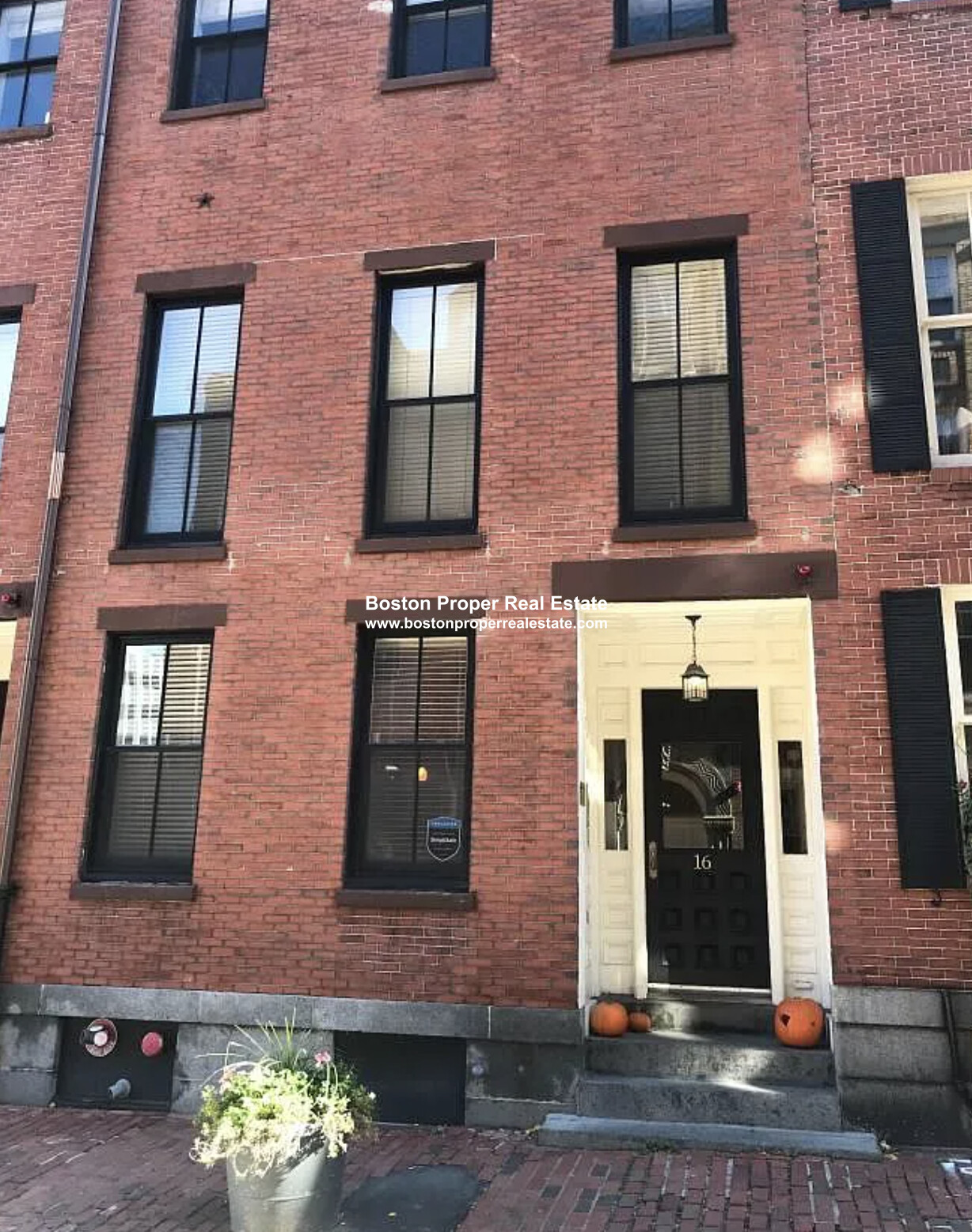 16 Temple St, Beacon Hill