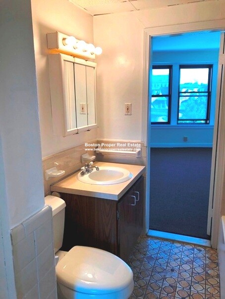 475 Commonwealth Ave, Fenway