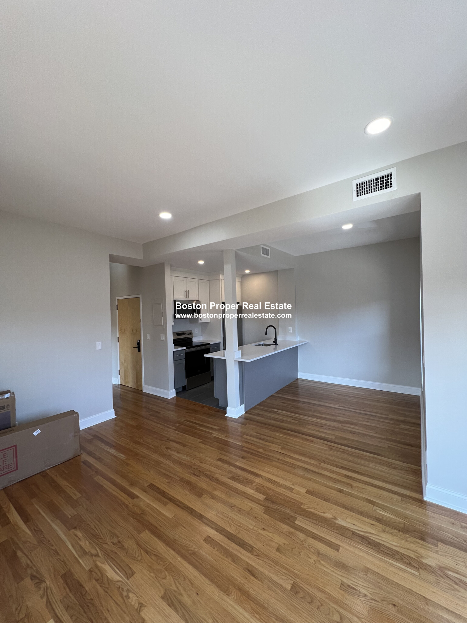 557 Columbus Ave, South End