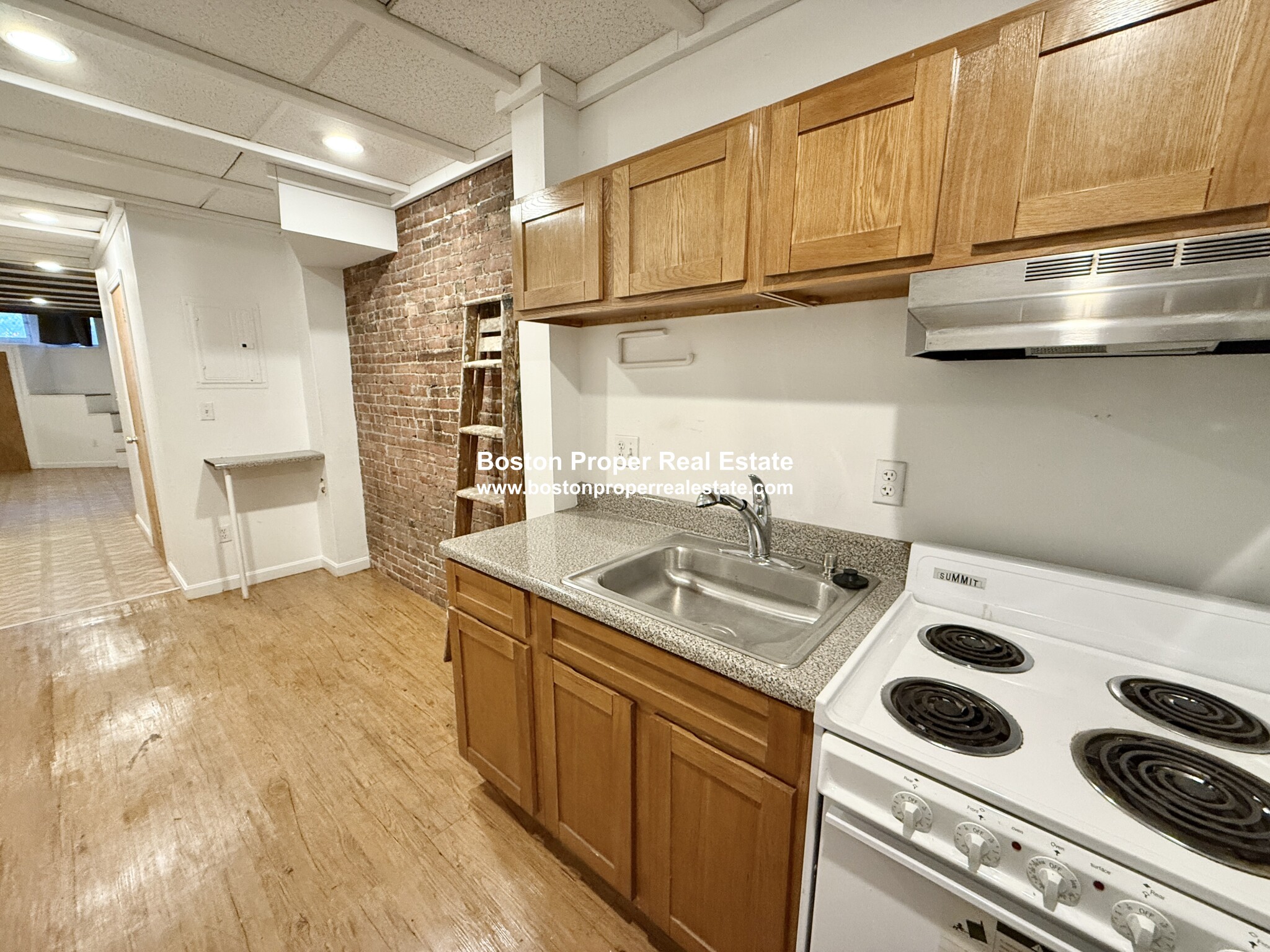 290 Newbury St, Back Bay