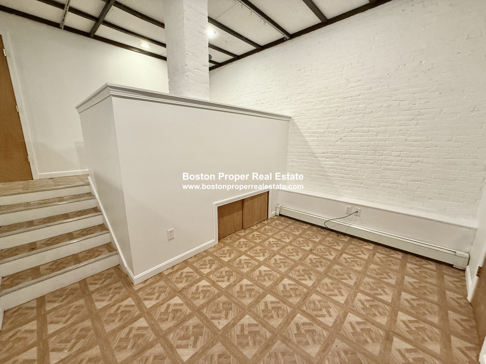 290 Newbury St, Back Bay