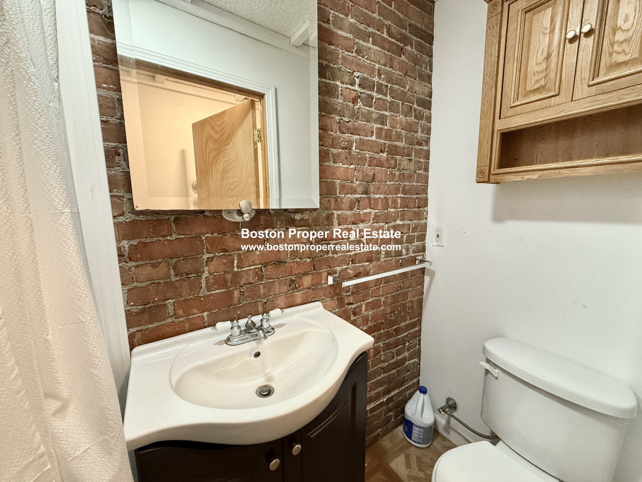 290 Newbury St, Back Bay