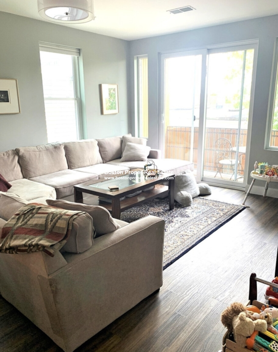 408 East 8th St, South Boston