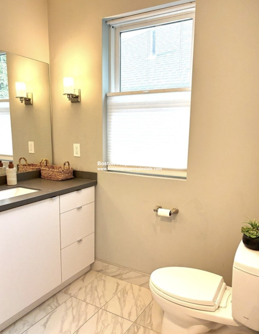 408 East 8th St, South Boston