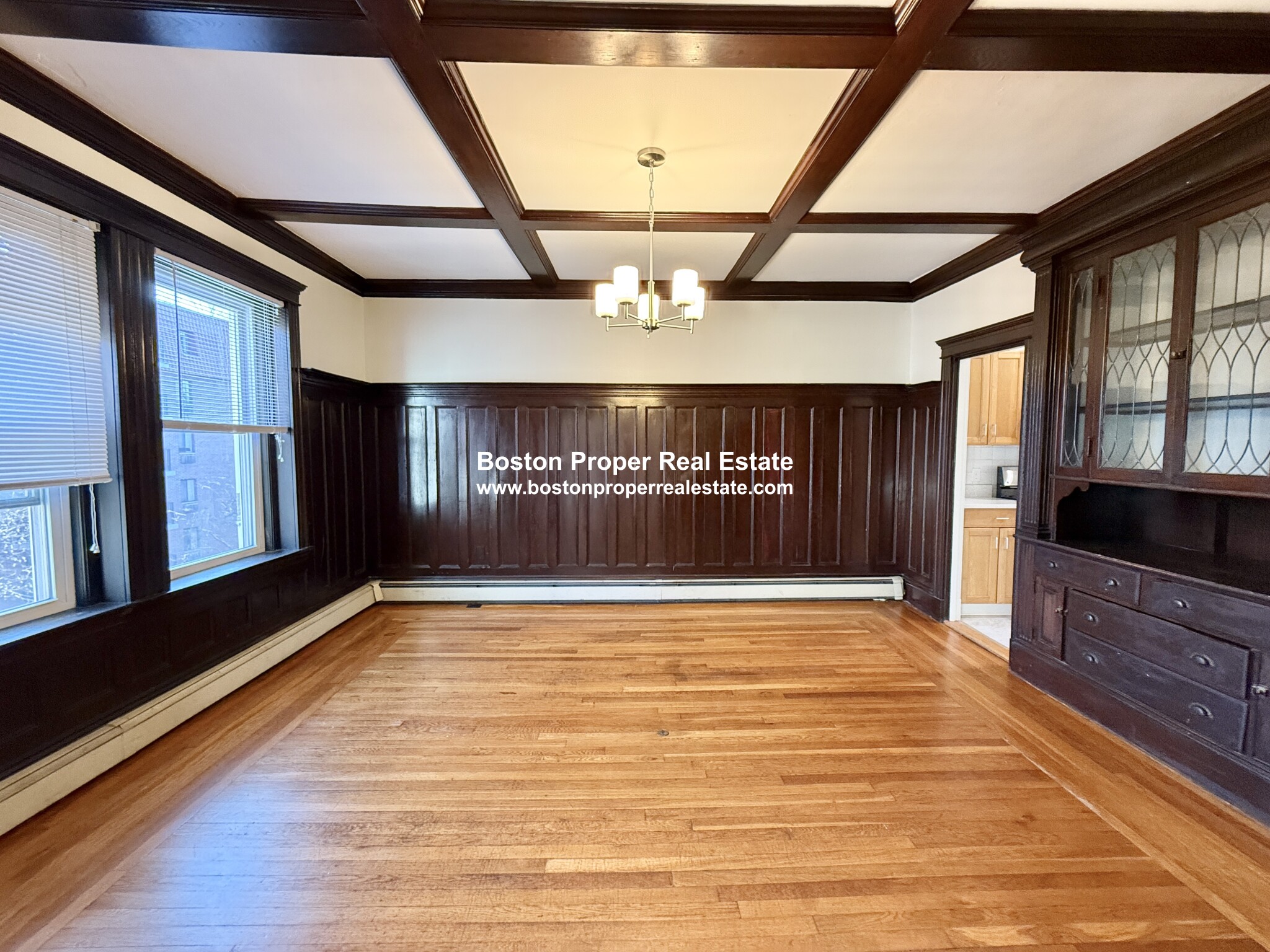 134 Pleasant St, North Brookline