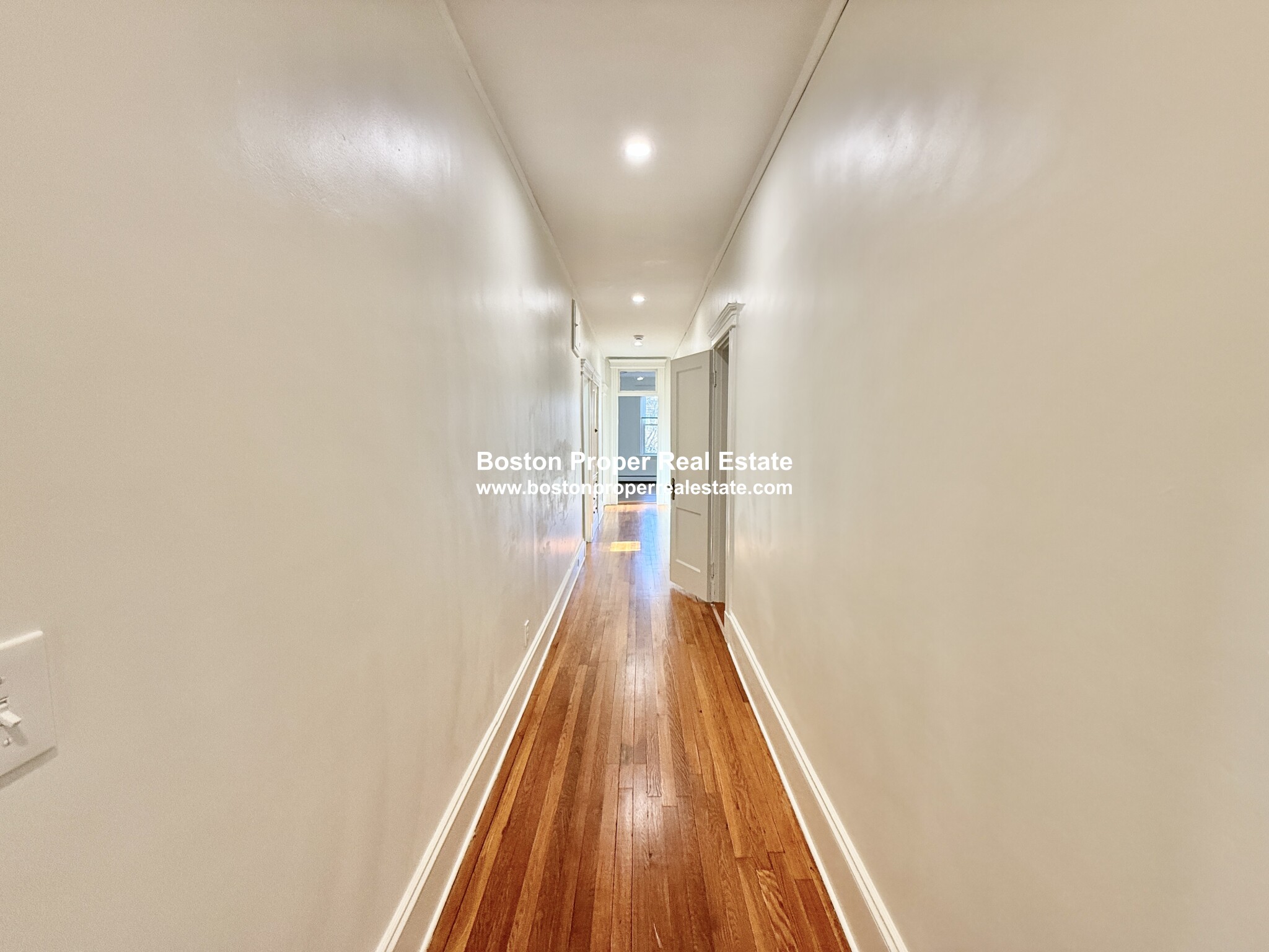 134 Pleasant St, North Brookline