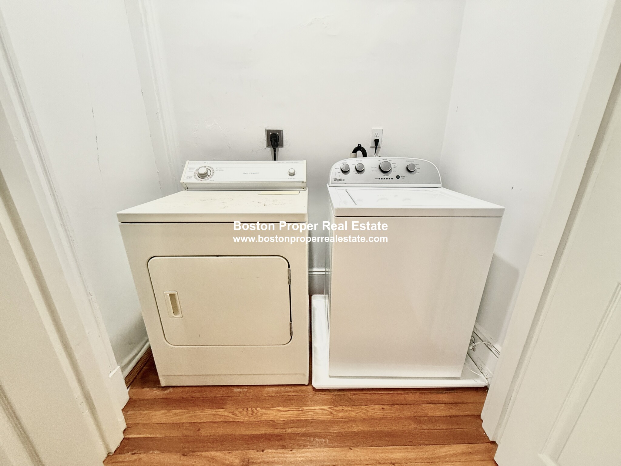 134 Pleasant St, North Brookline