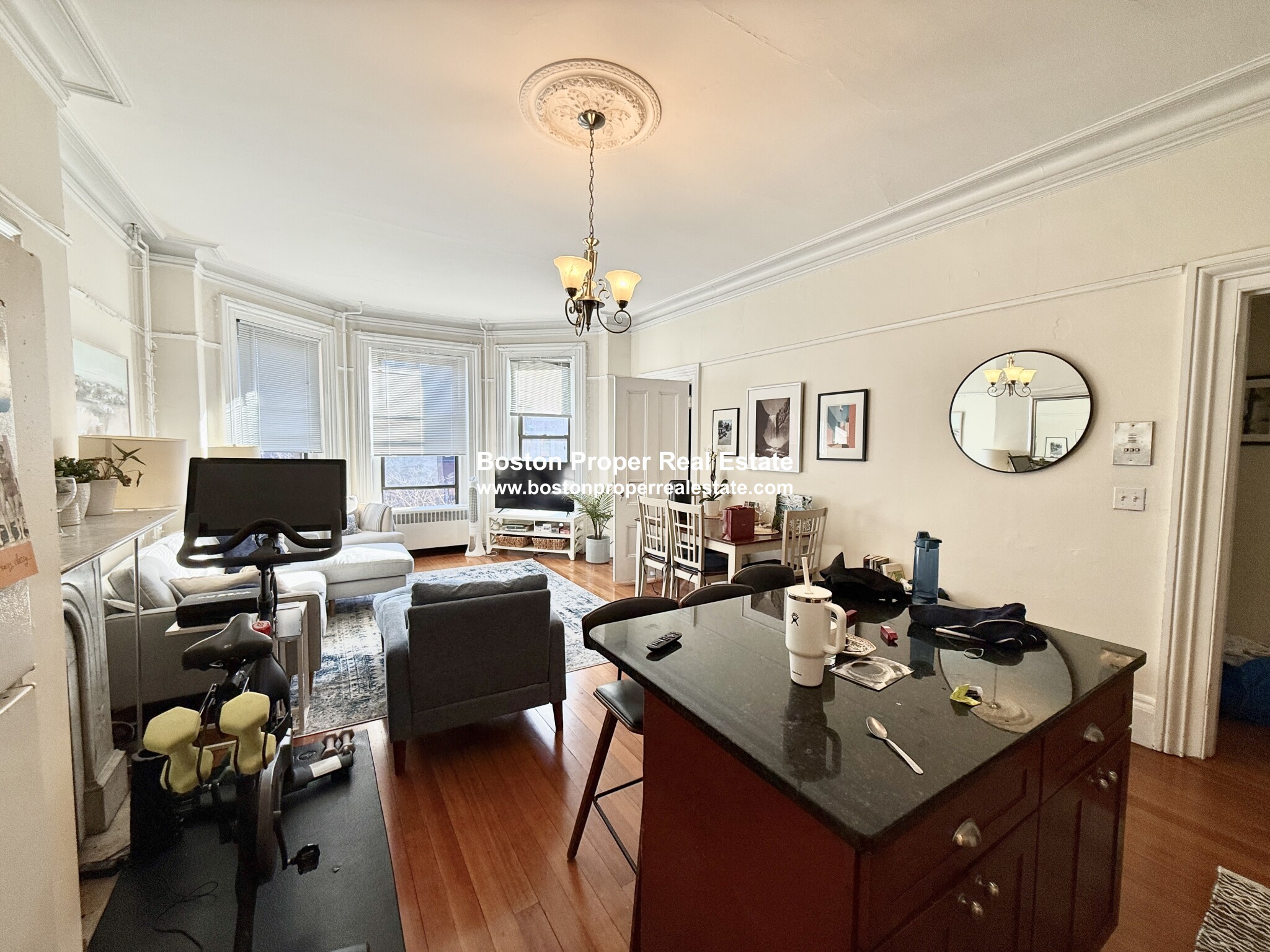 177 Marlborough - 3,235USD / month