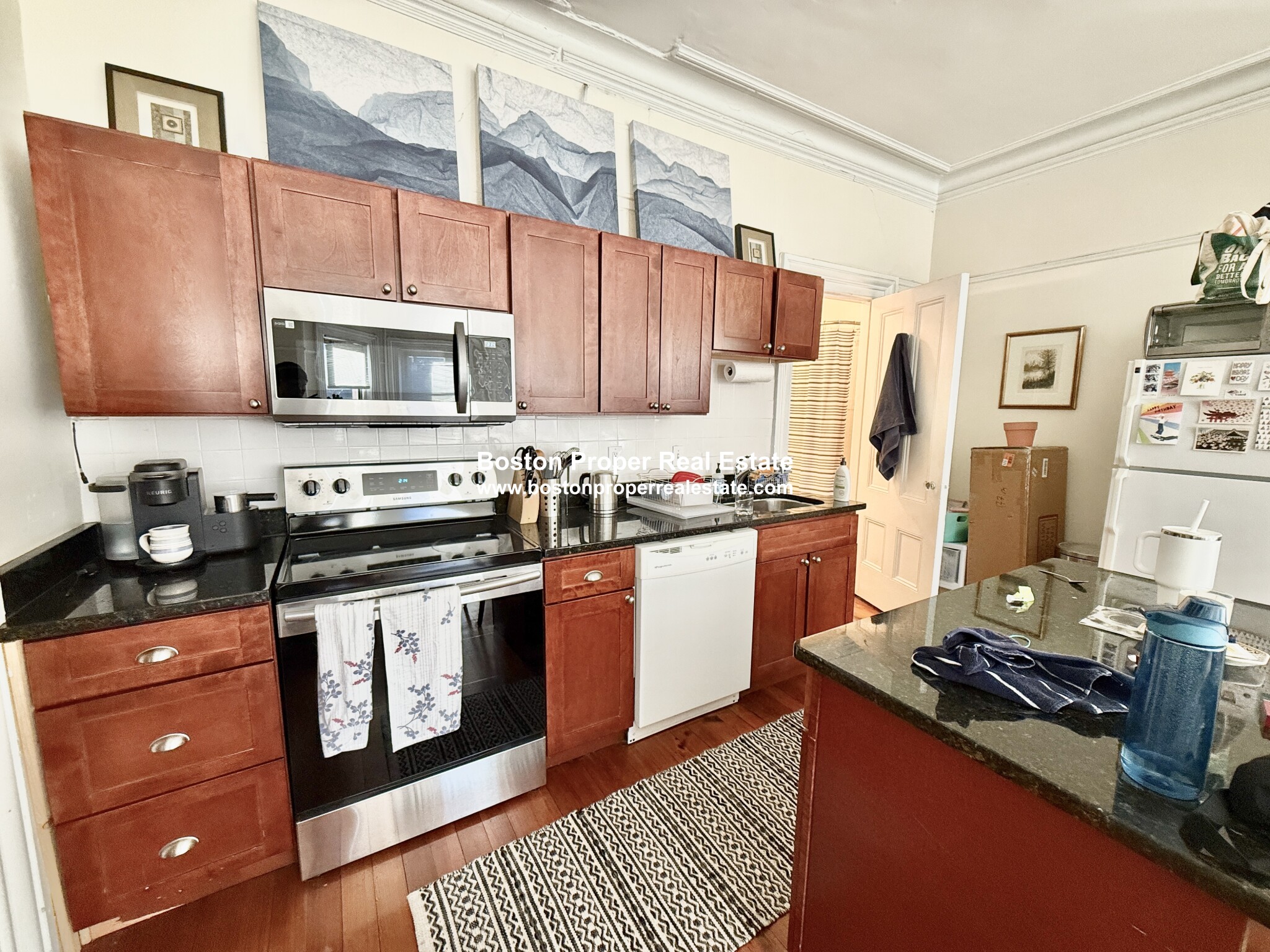 177 Marlborough - 3,235USD / month