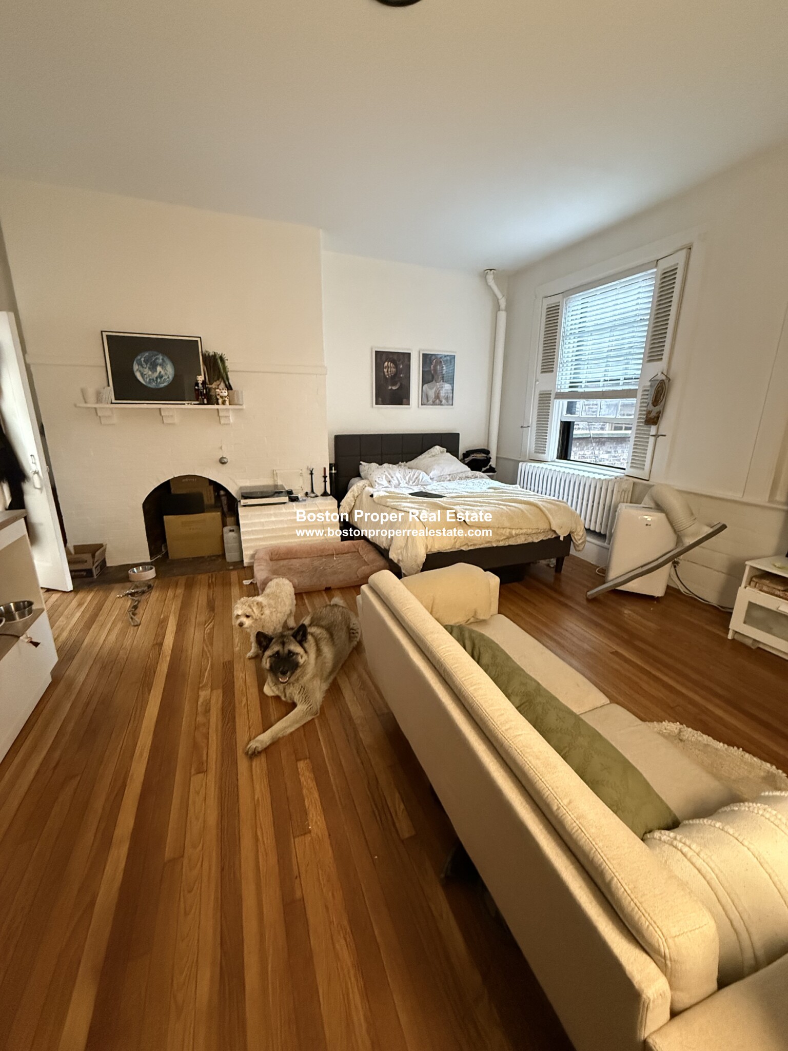 2 Joy St. - 3,100USD / month