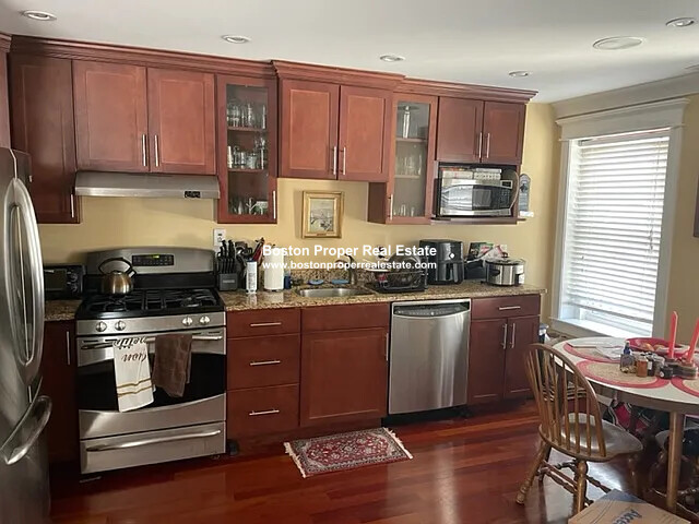 Photos of apartment on East Broadway,Boston MA 02127