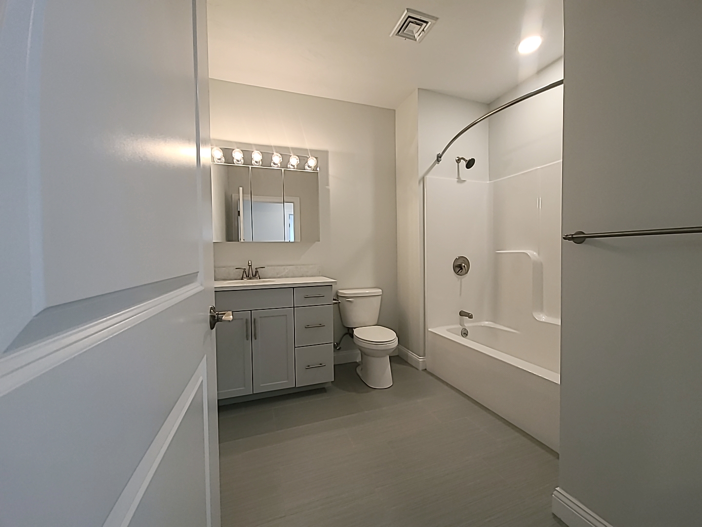 320 Middlesex Ave, Medford