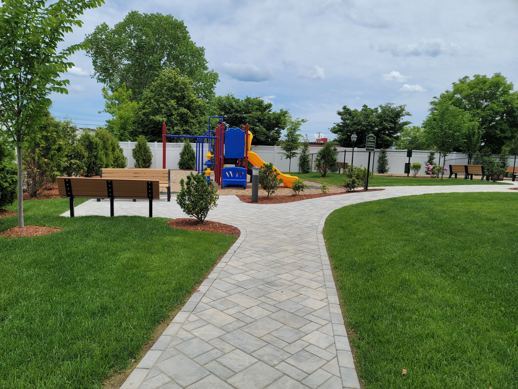 320 Middlesex Ave, Medford